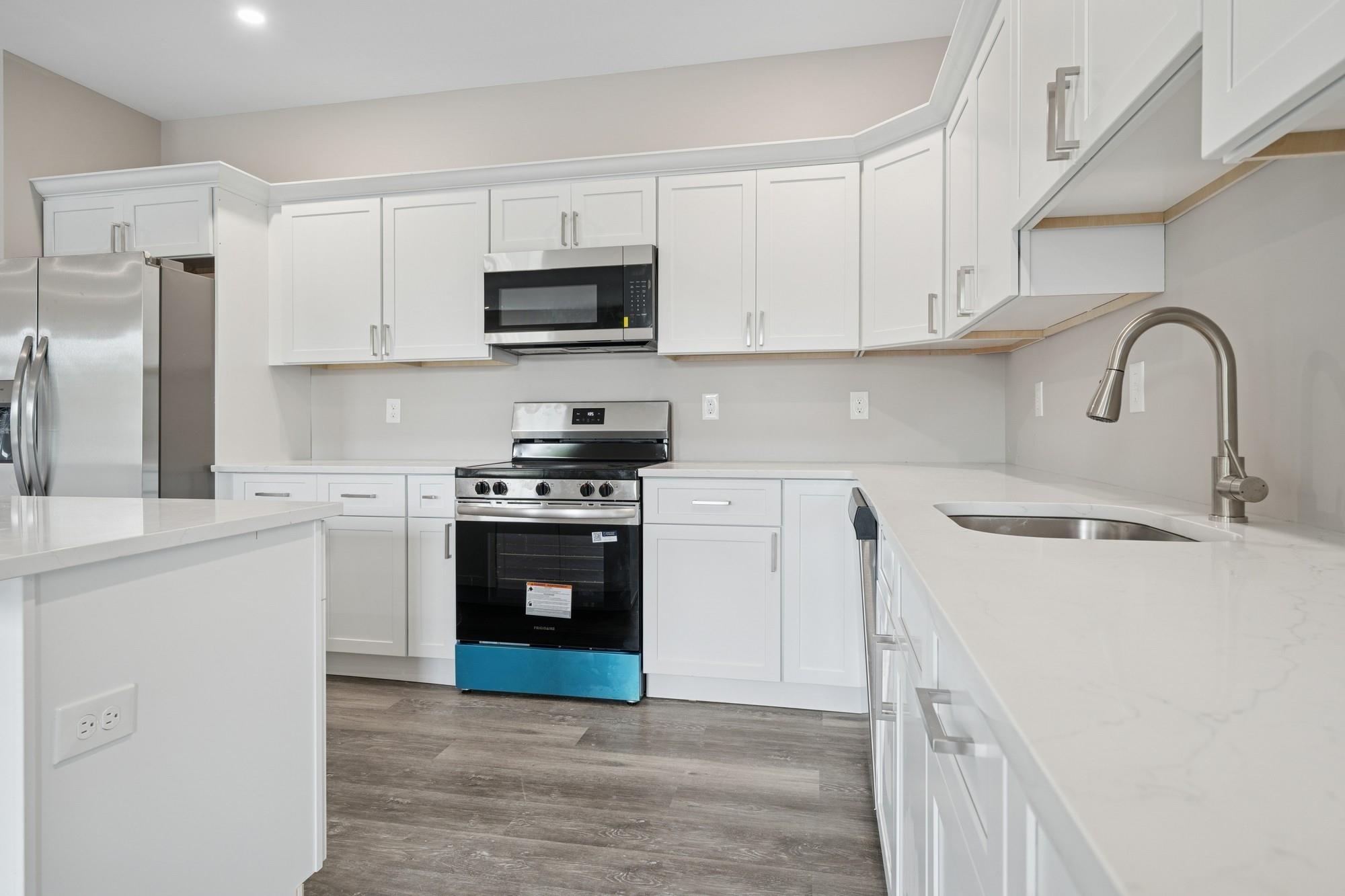 153 Greenwich Avenue 306 Property Photo 9