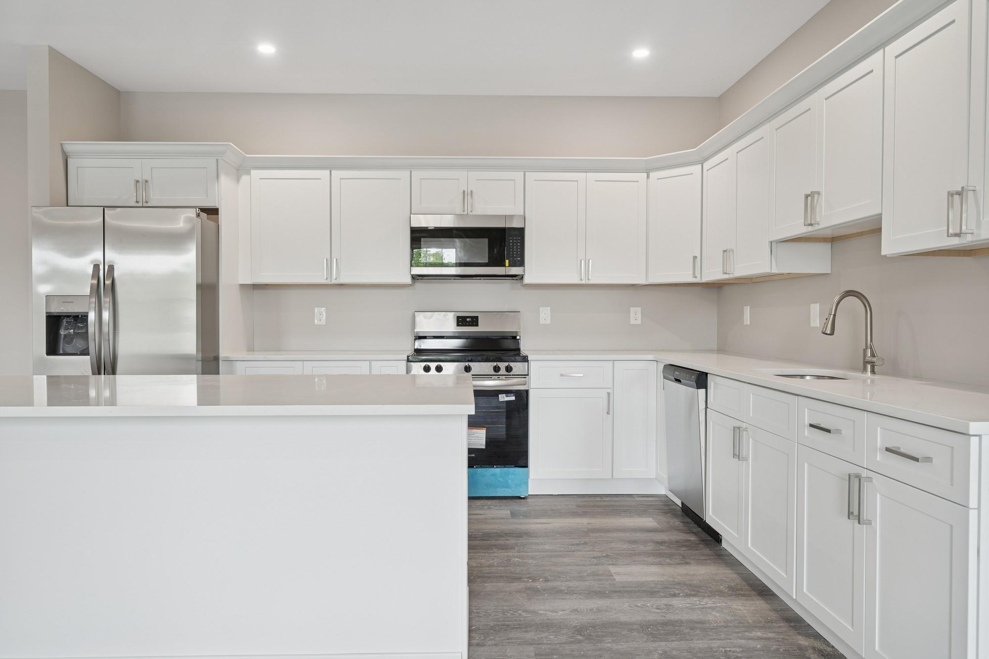 153 Greenwich Avenue 306 Property Photo 12