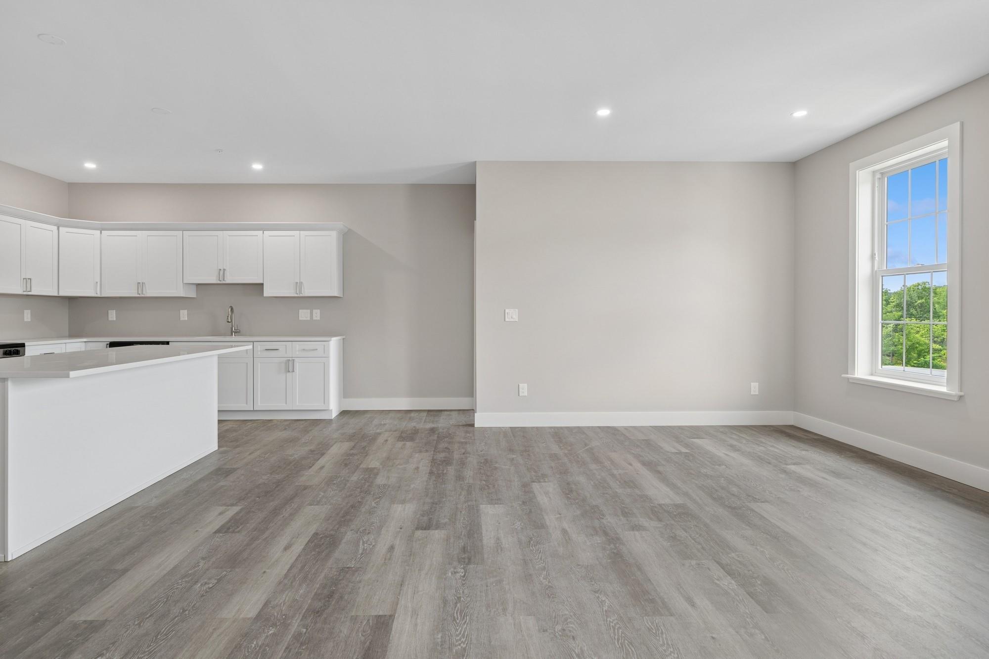 153 Greenwich Avenue 306 Property Photo 17