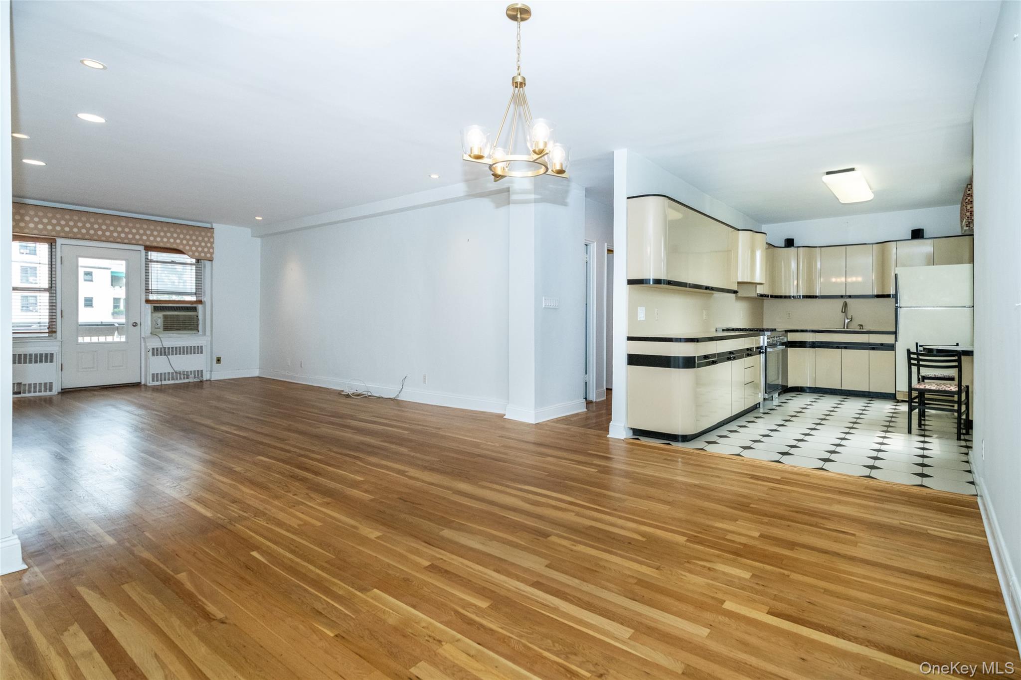 1255 North Avenue C-2t Property Photo 6