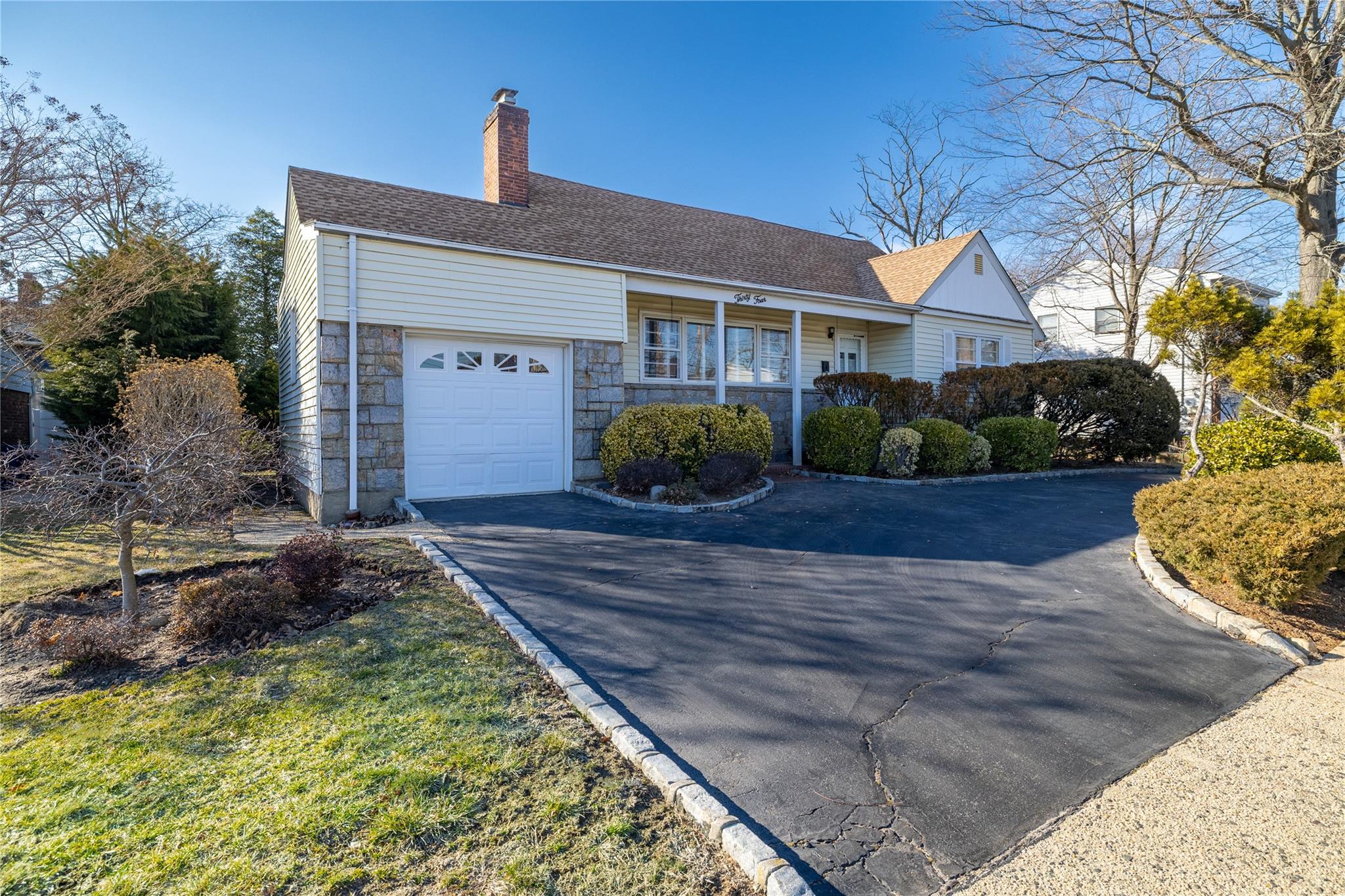 34 Emmet Avenue Property Photo