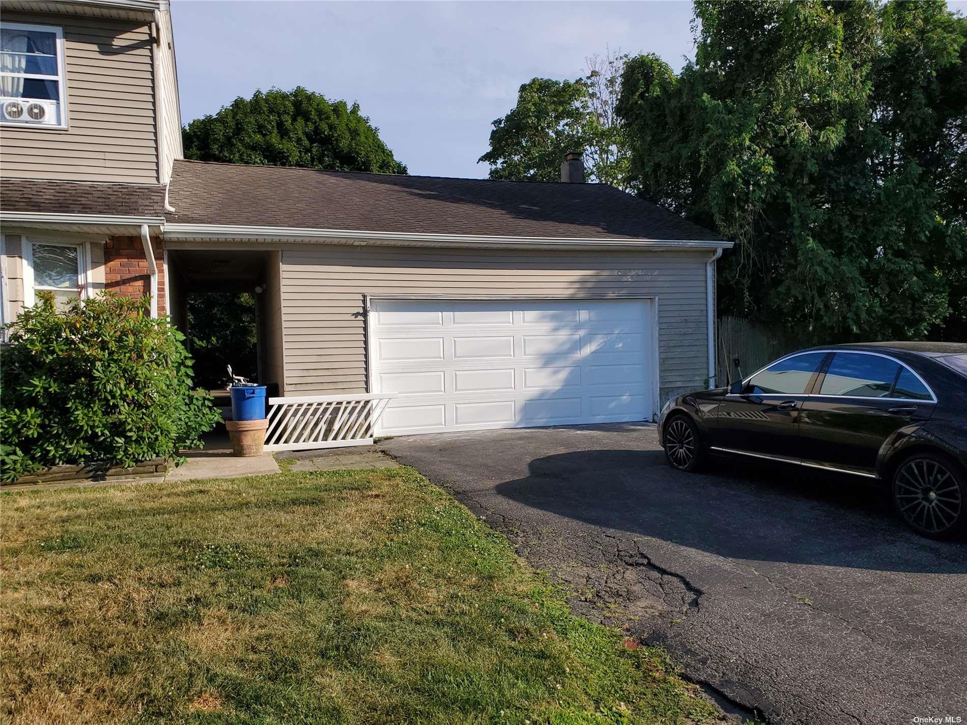 North Lindenhurst Real Estate Listings Main Image