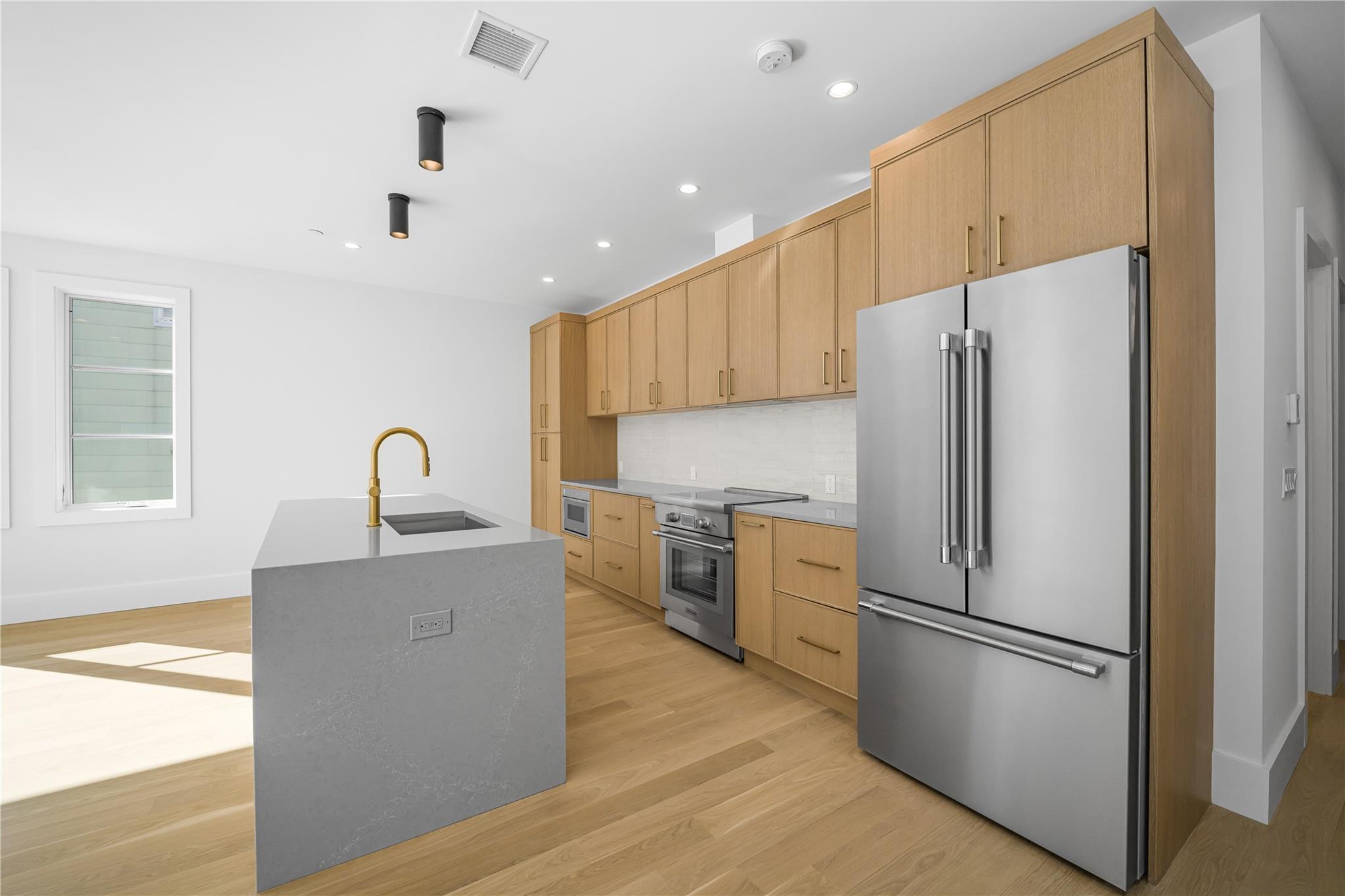 156 Palisade Street B Property Photo 3