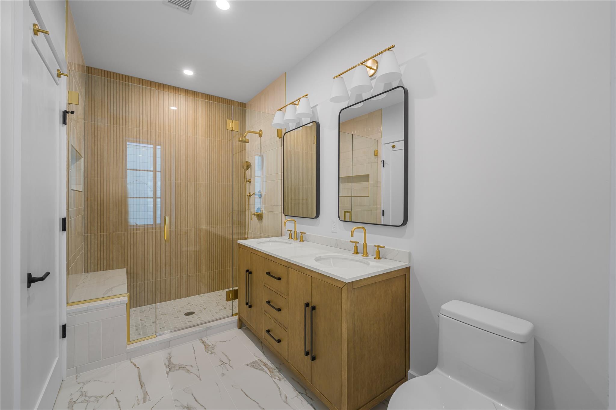 156 Palisade Street B Property Photo 8