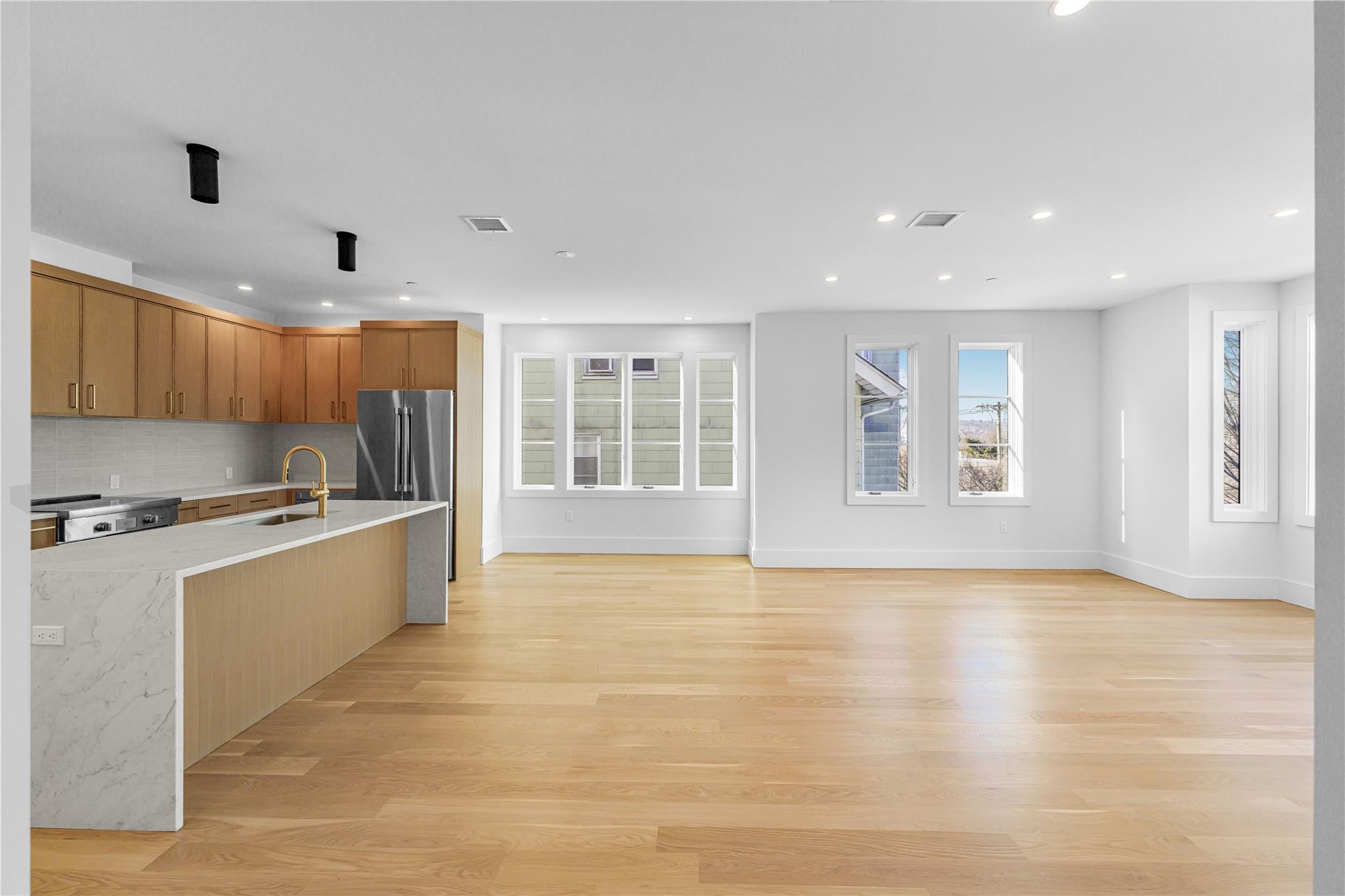 156 Palisade Street D Property Photo 5