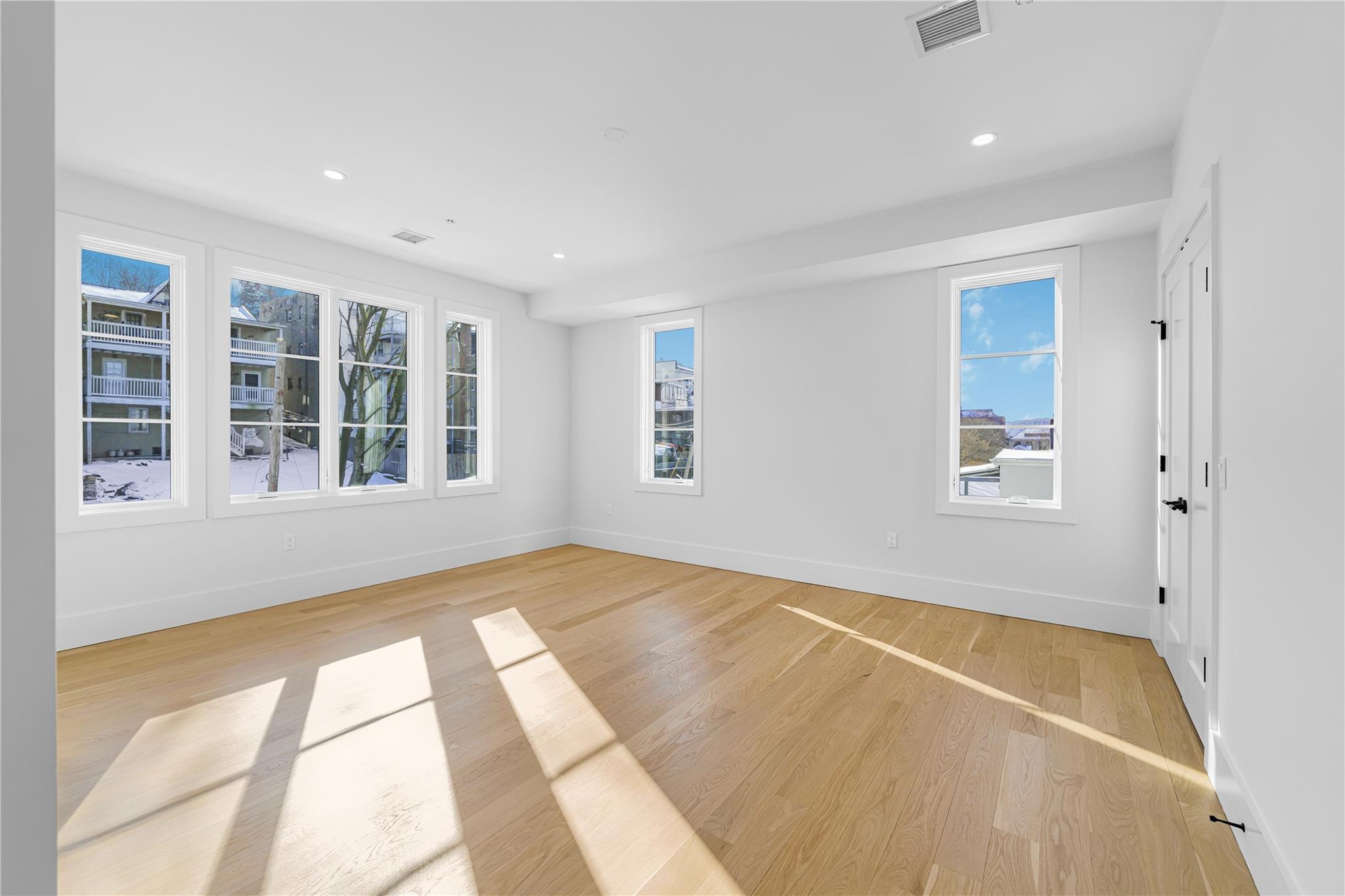 156 Palisade Street D Property Photo 8