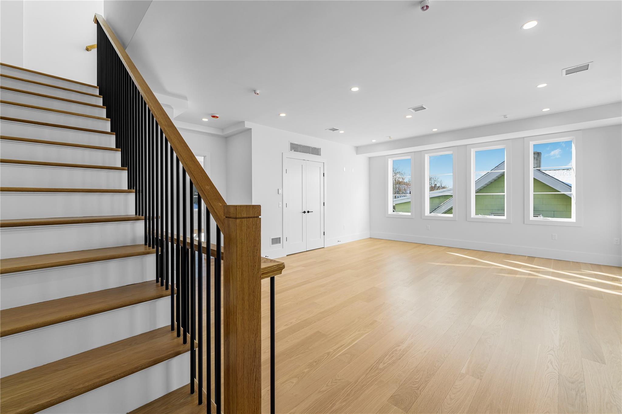 156 Palisade Street D Property Photo 11