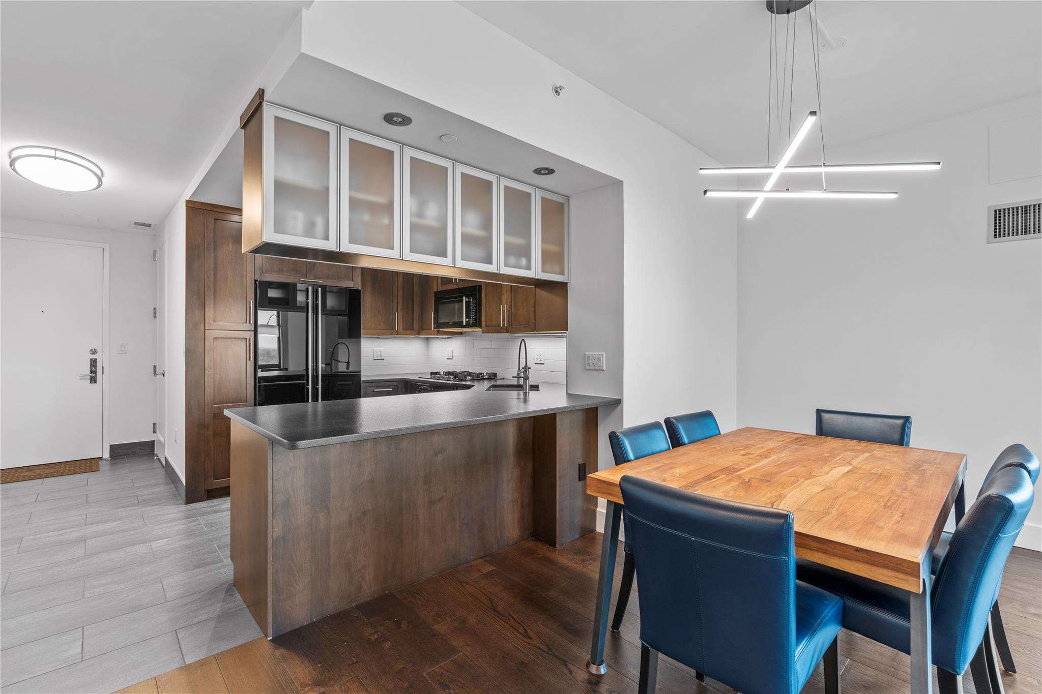 175 Huguenot Street 1807 Property Photo 4