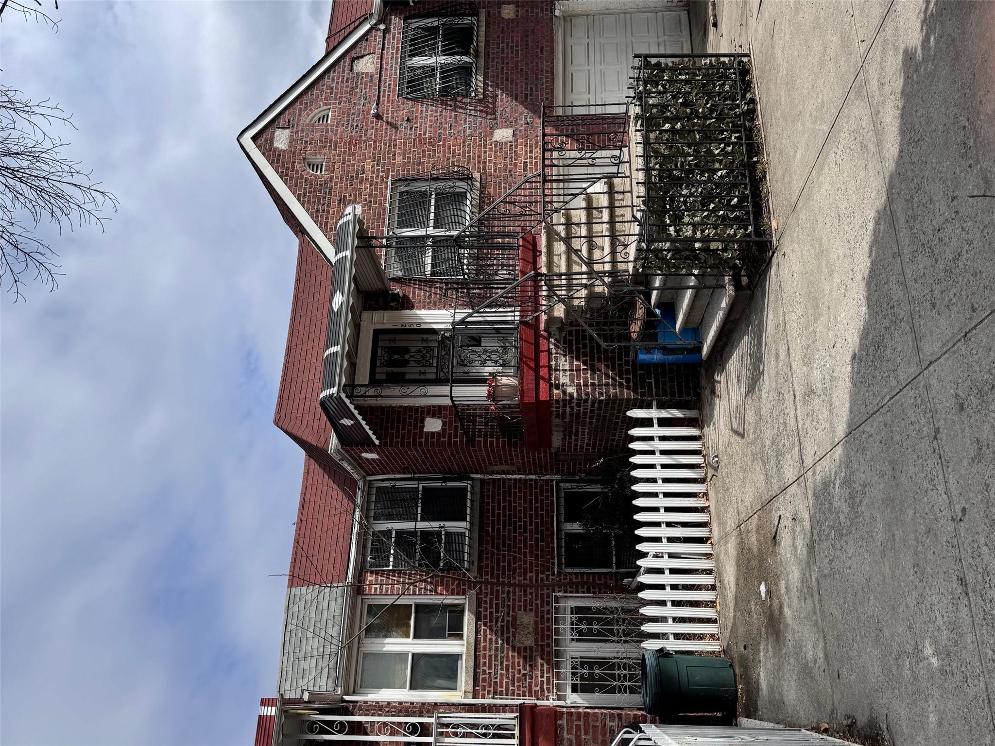 1250 Thieriot Avenue Property Photo 1