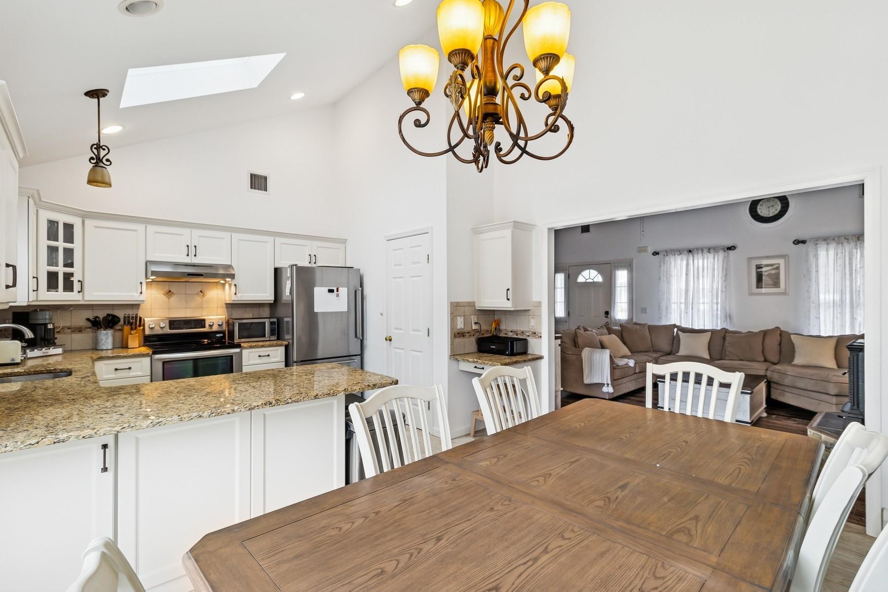 119 Vineyard Way Property Photo 7