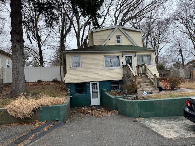 44 Lynbrook Drive Property Photo 2
