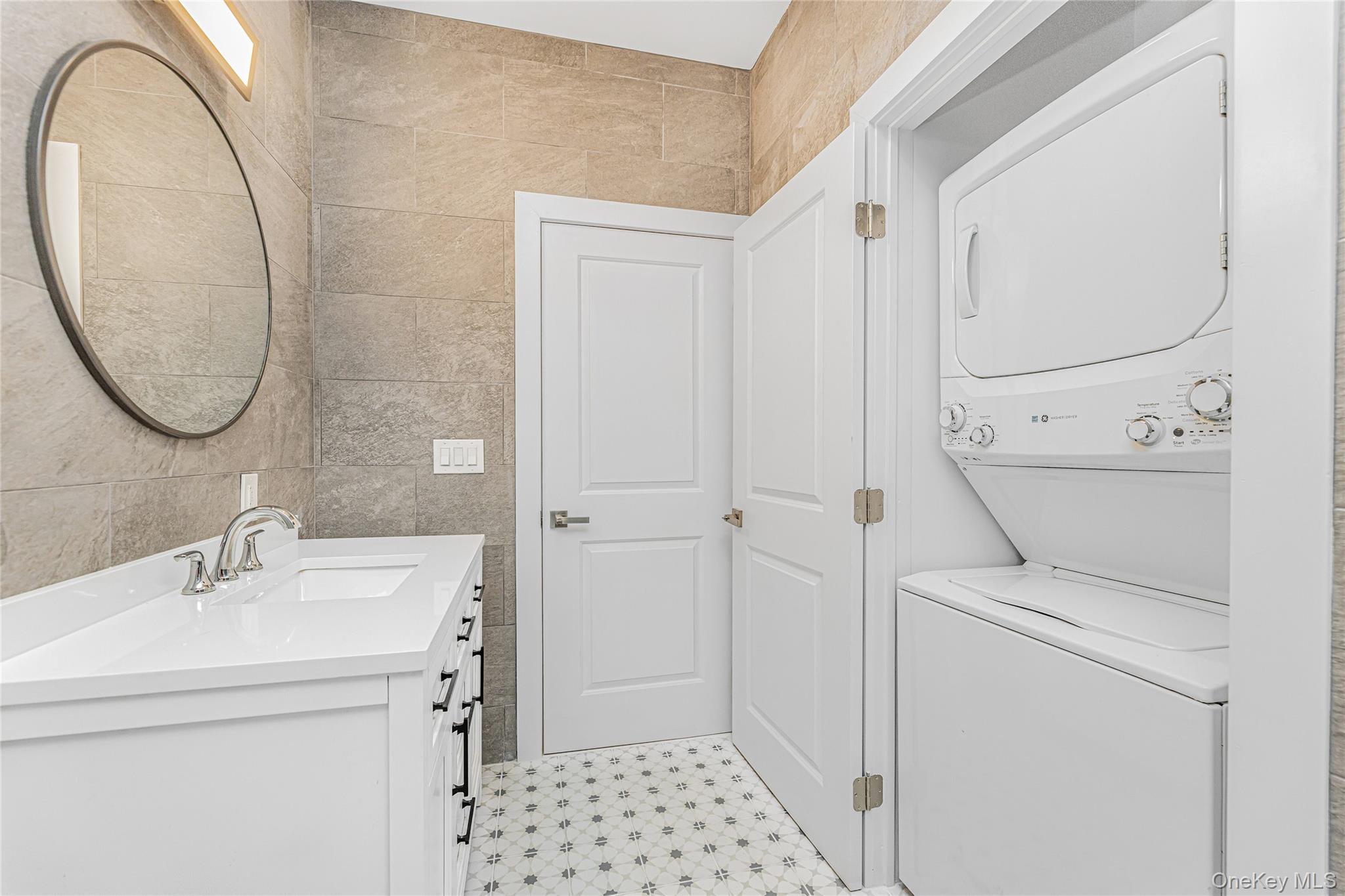 6140 Delafield Avenue Property Photo 14