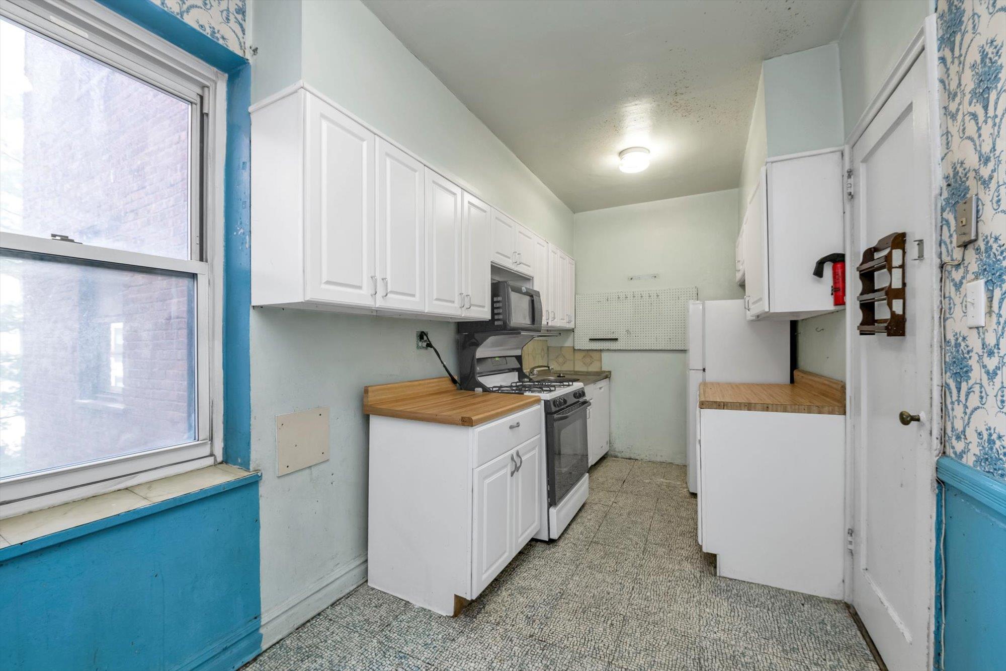 6141 Saunders Street B39 Property Photo 8