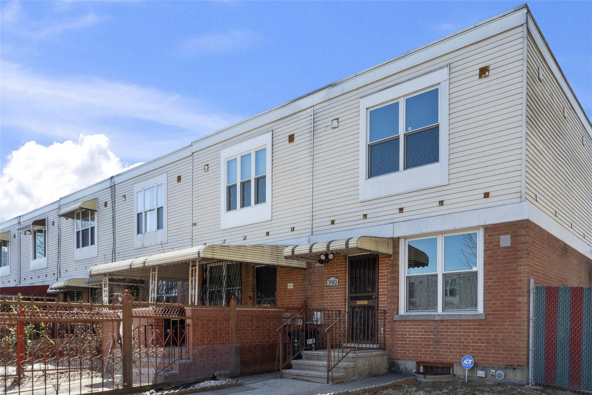 390 Hinsdale Street Property Photo