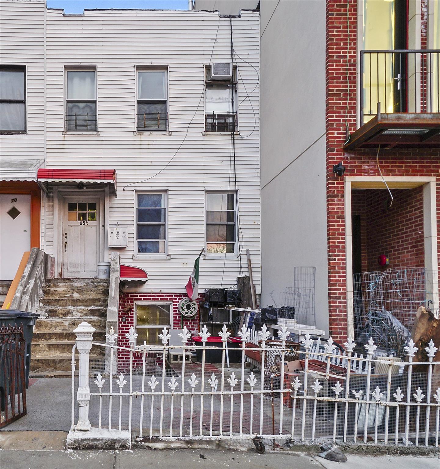 68a Middleton Street Property Photo