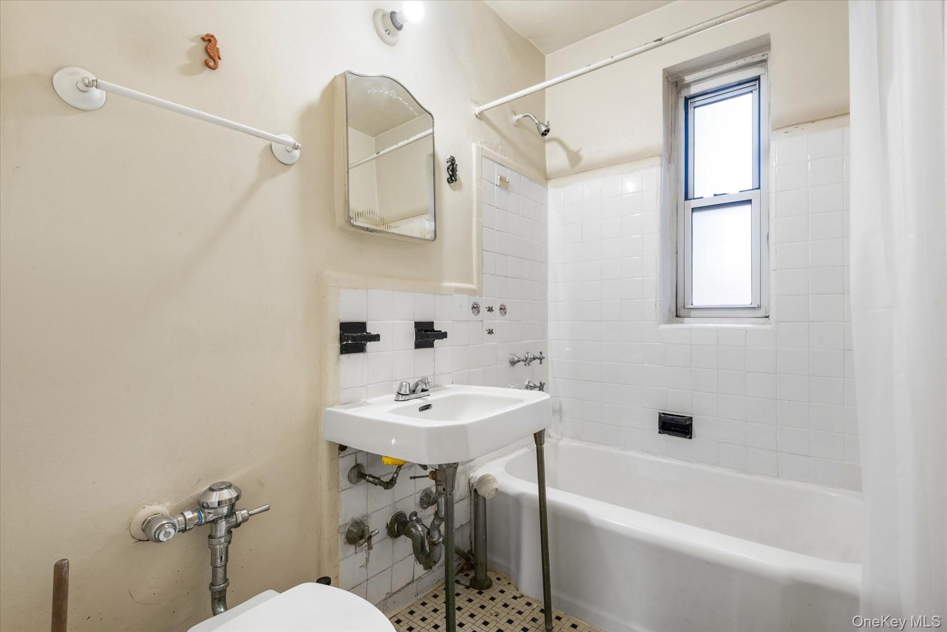 34-41 85th Street 4s Property Photo 14