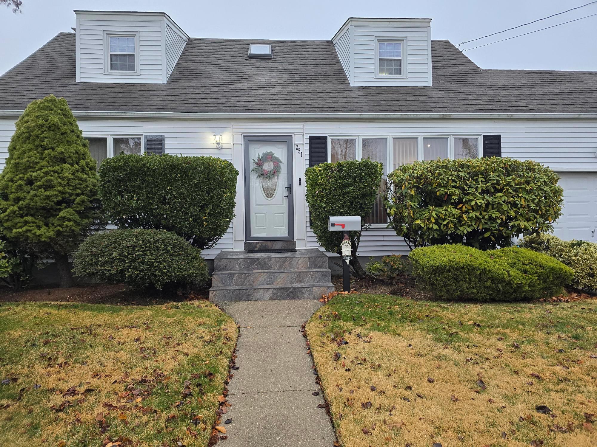 251 N Nassau Avenue Property Photo