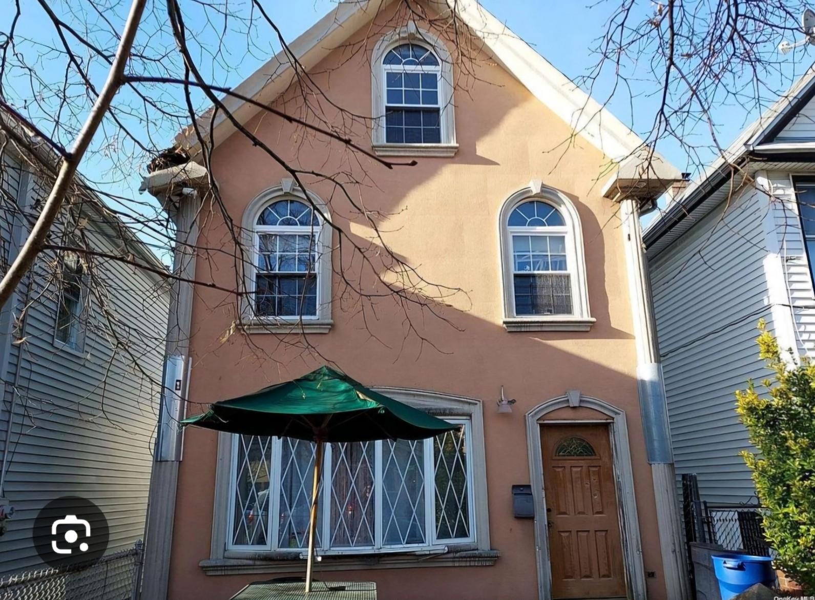 103-48 96 St Property Photo 1
