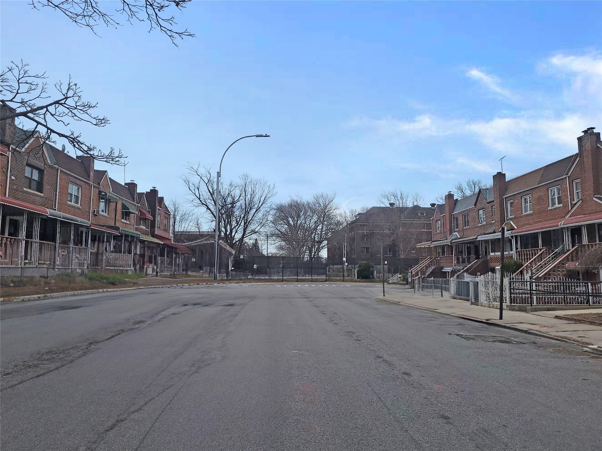 133 E 49th Street Property Photo