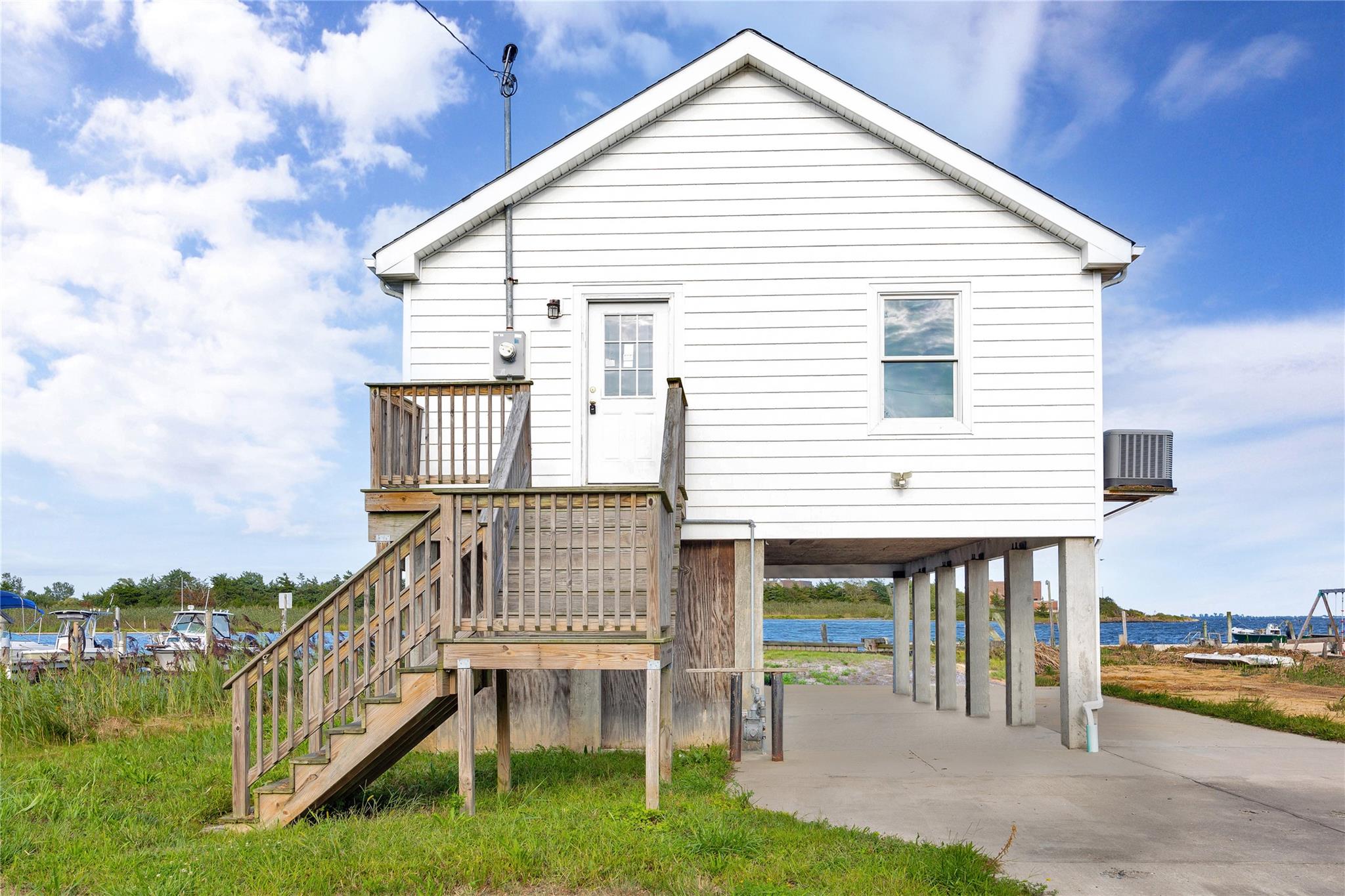 823 Venetian Boulevard Property Photo 1