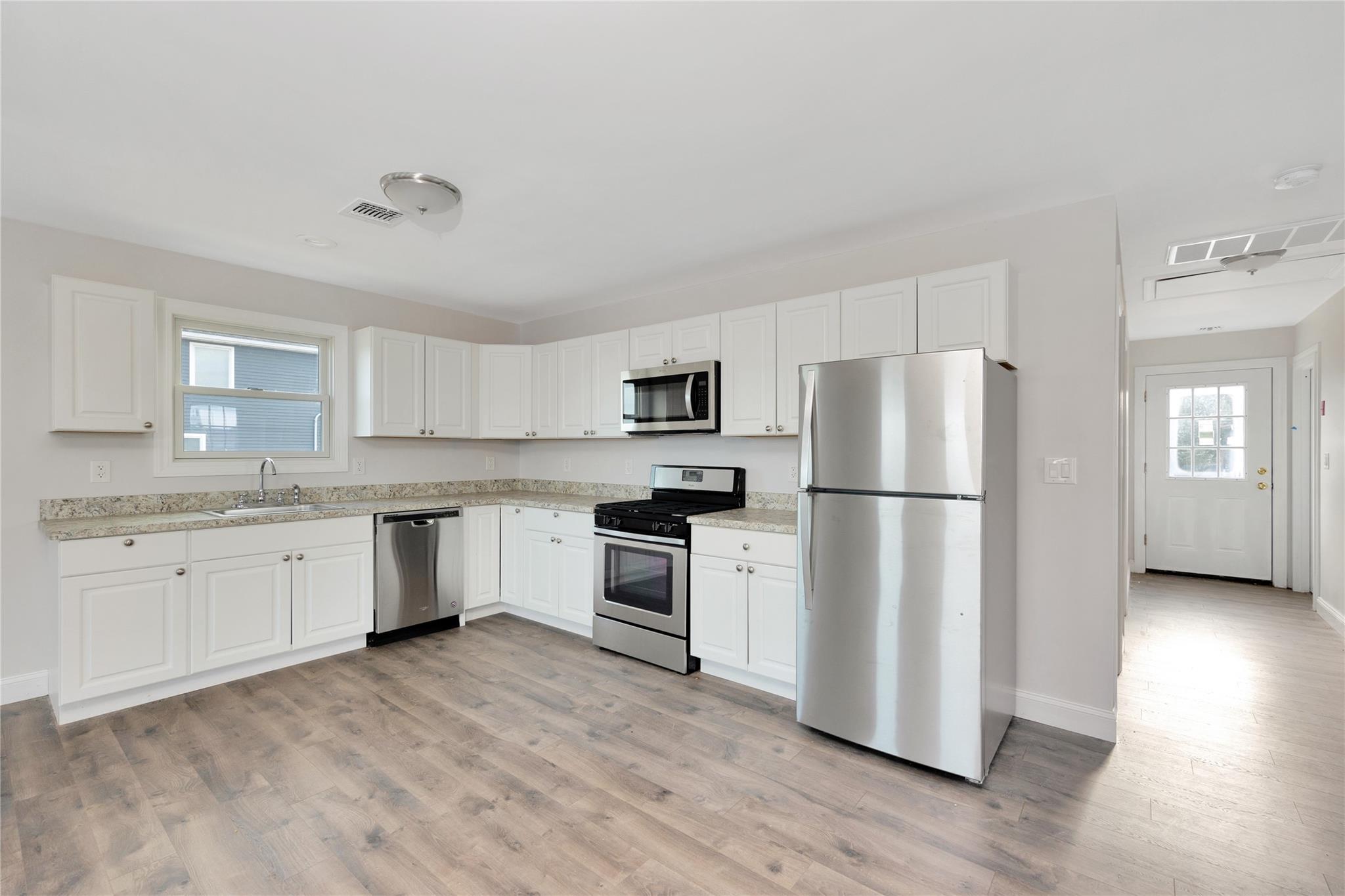 823 Venetian Boulevard Property Photo 3