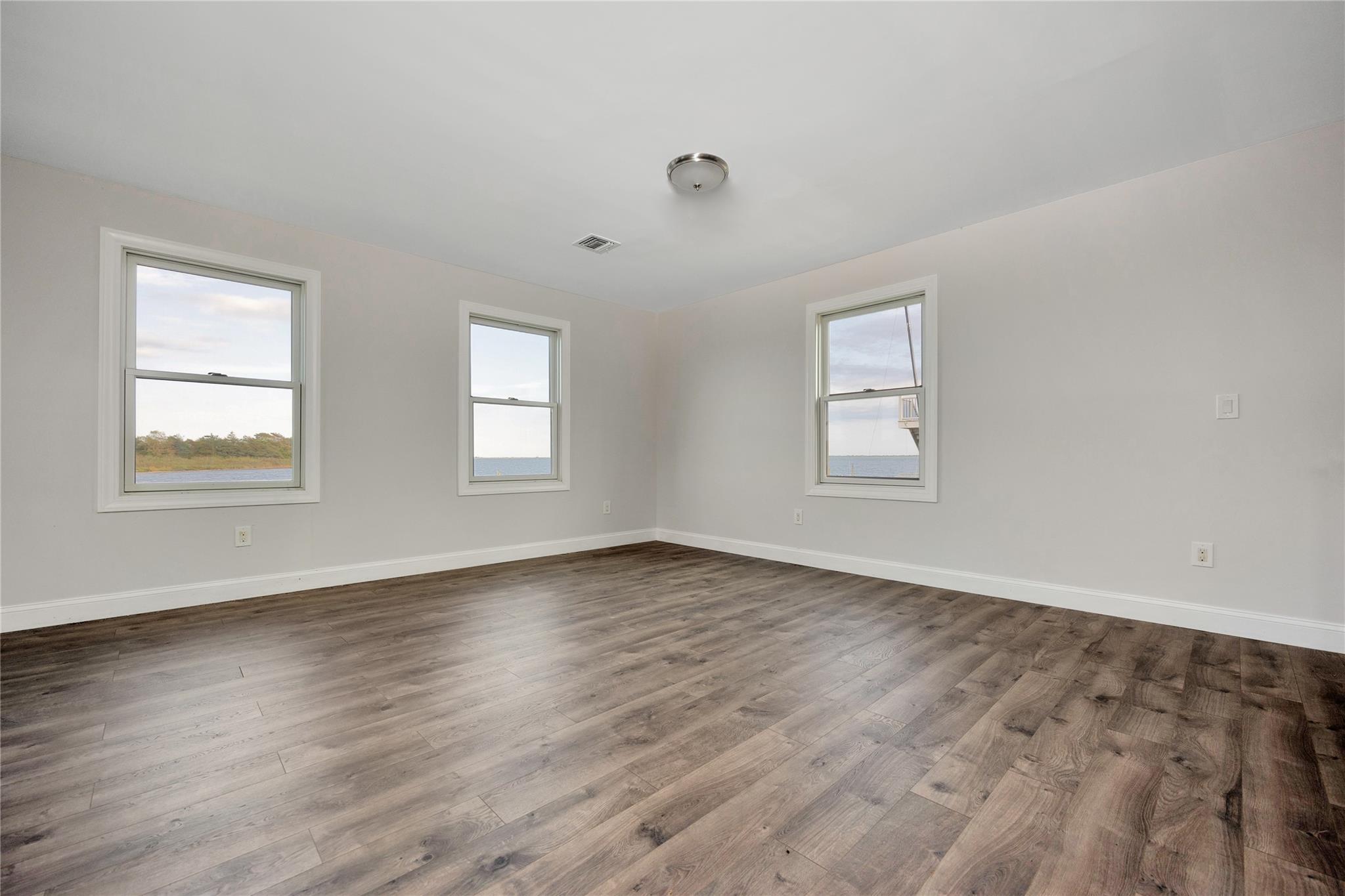 823 Venetian Boulevard Property Photo 6