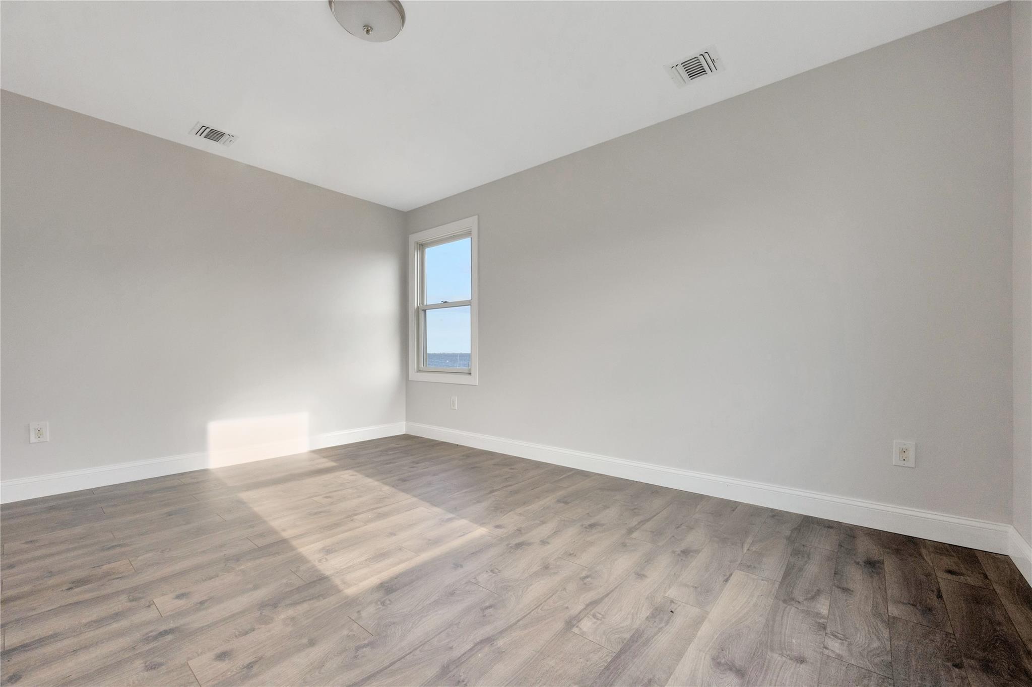823 Venetian Boulevard Property Photo 7
