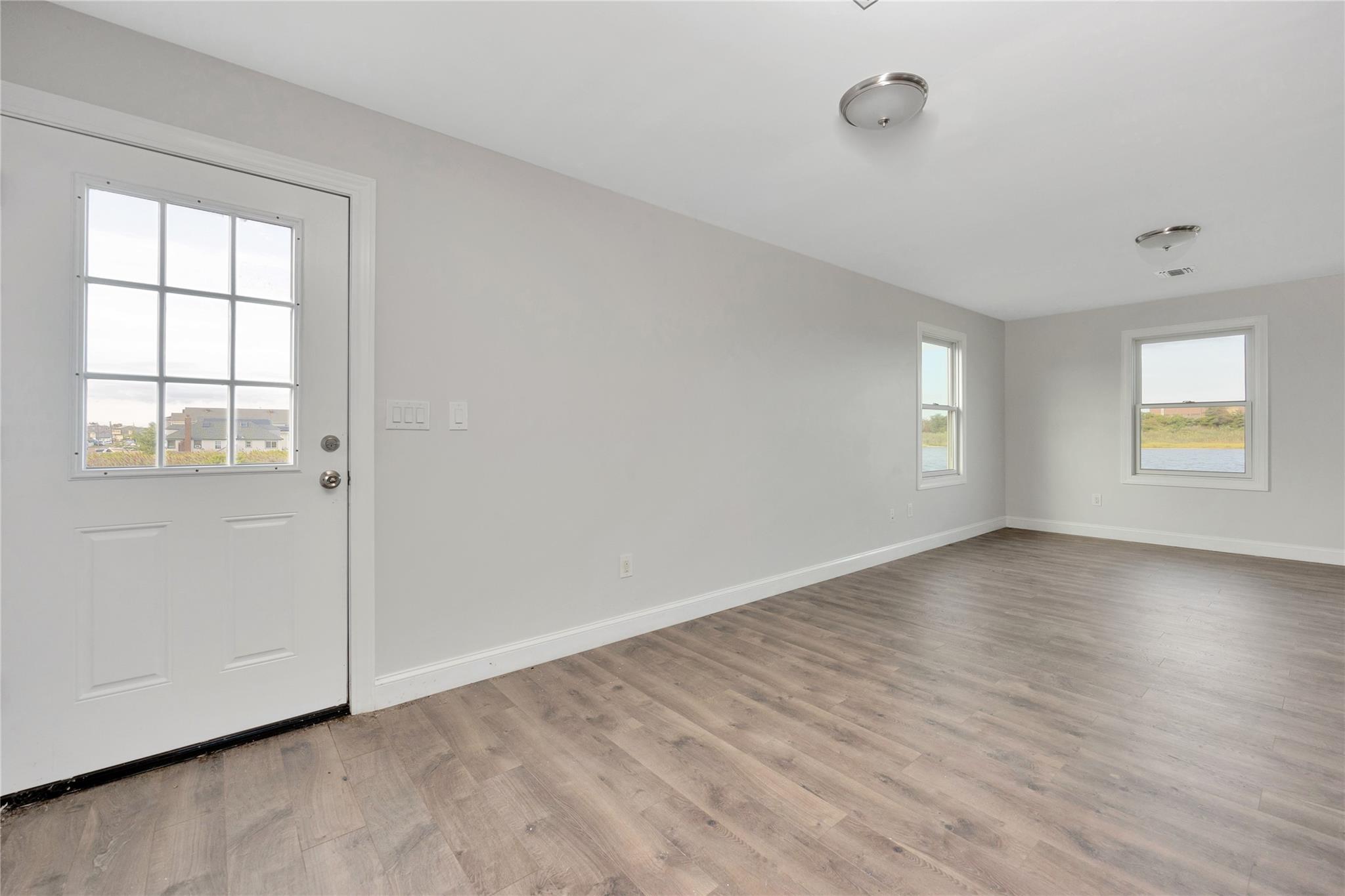 823 Venetian Boulevard Property Photo 8