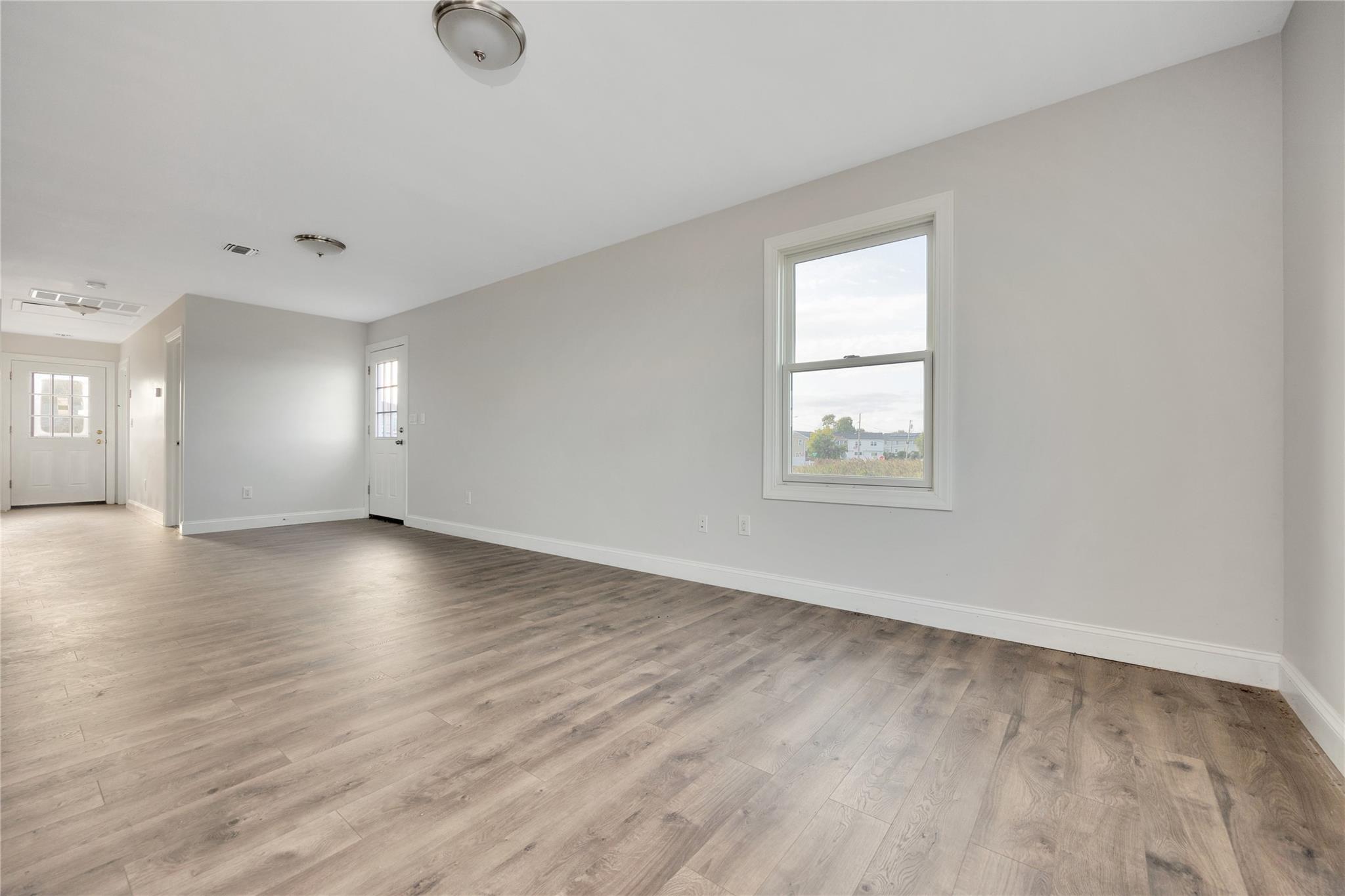 823 Venetian Boulevard Property Photo 9