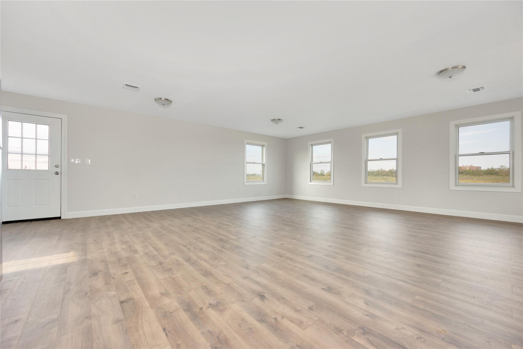 823 Venetian Boulevard Property Photo 10