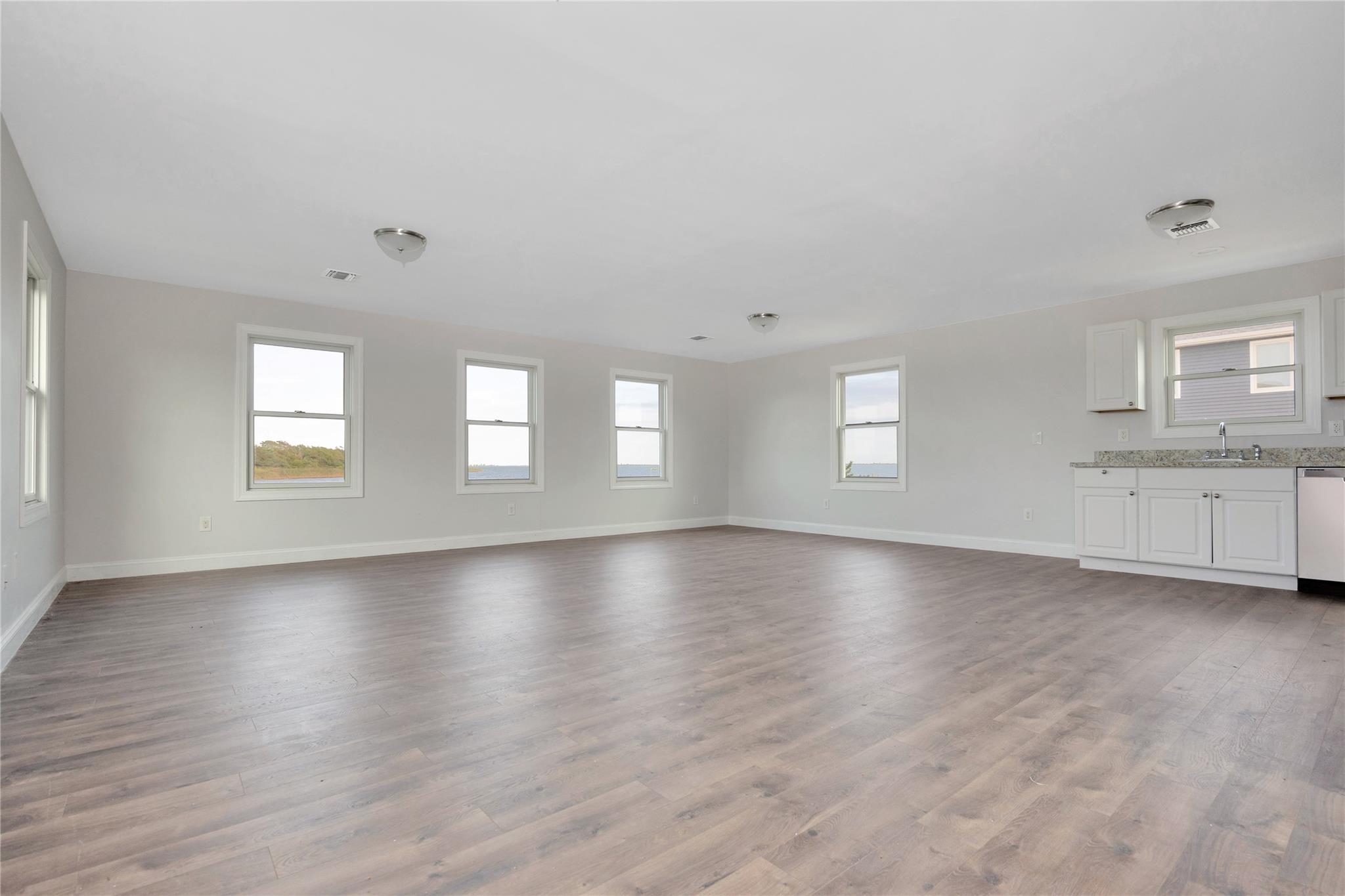 823 Venetian Boulevard Property Photo 11