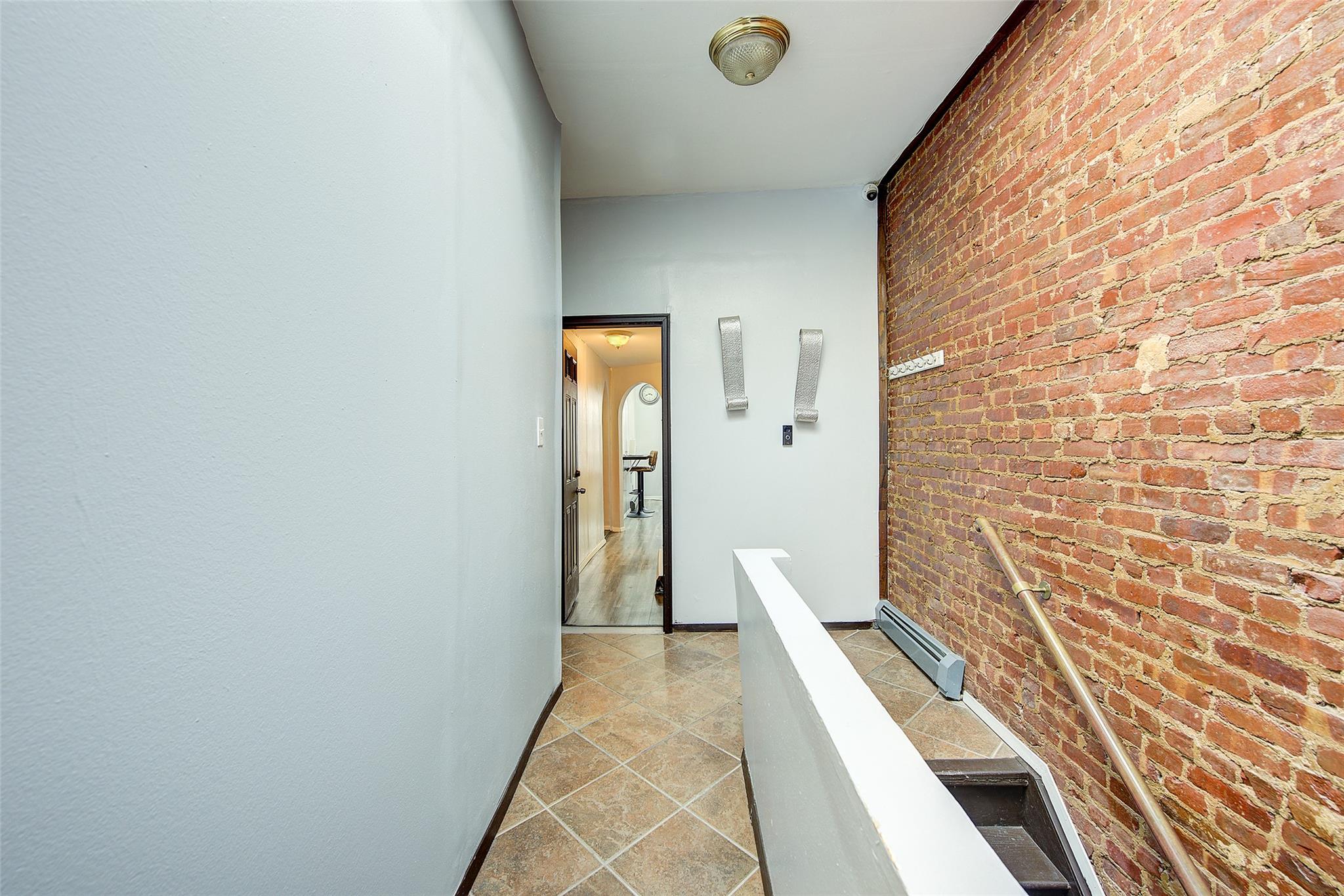 283 Montauk Avenue Property Photo 5