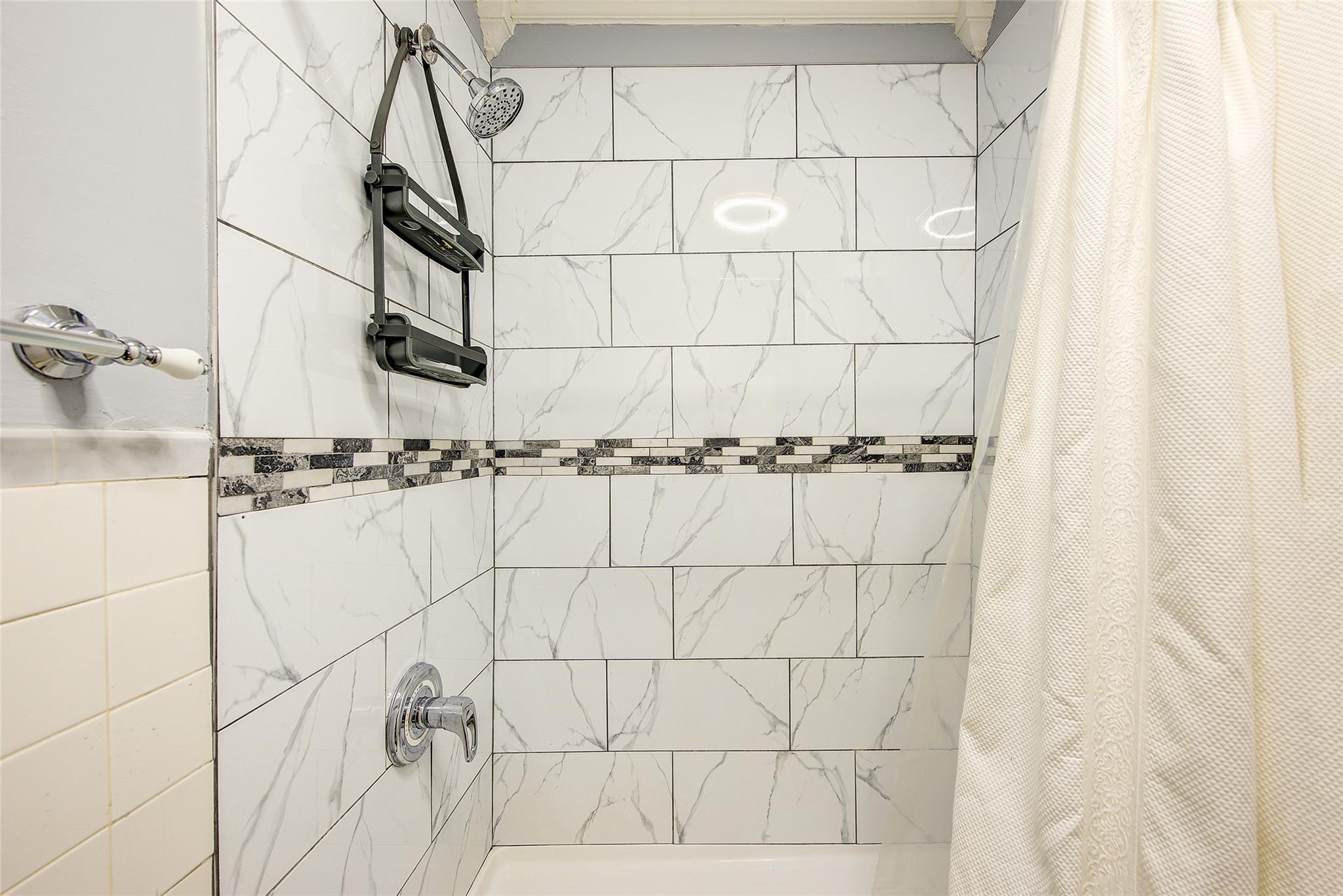 283 Montauk Avenue Property Photo 10