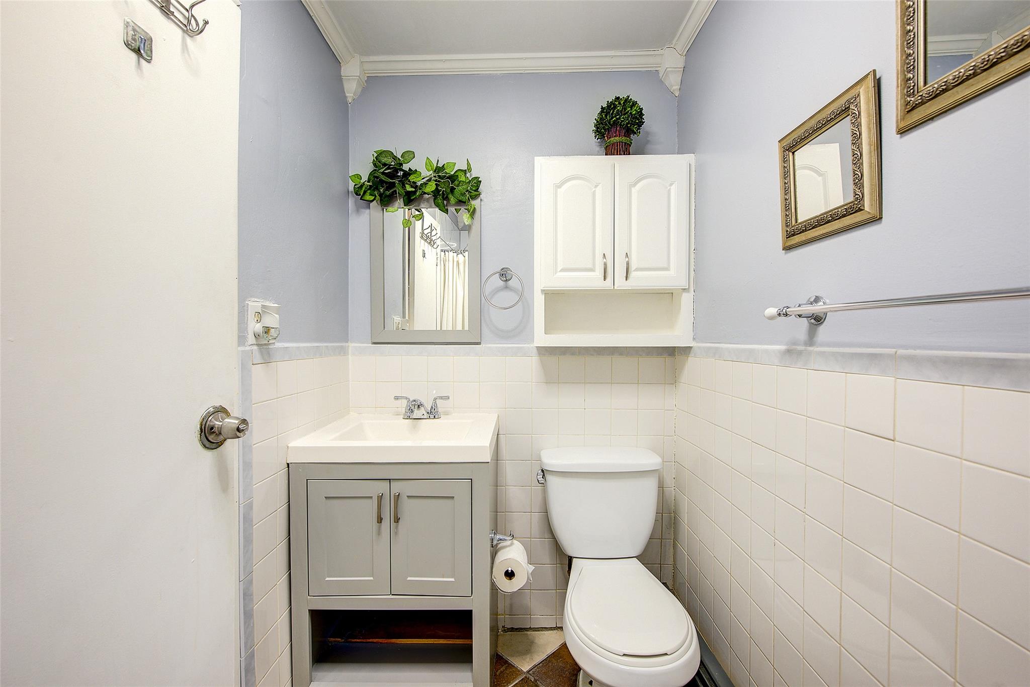 283 Montauk Avenue Property Photo 11
