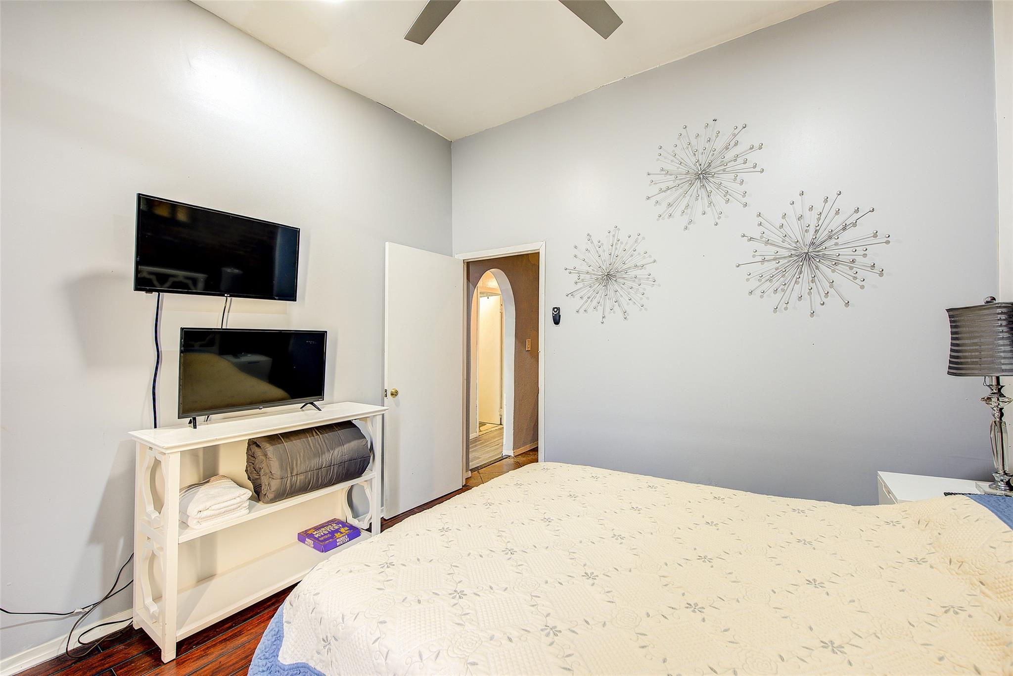 283 Montauk Avenue Property Photo 13