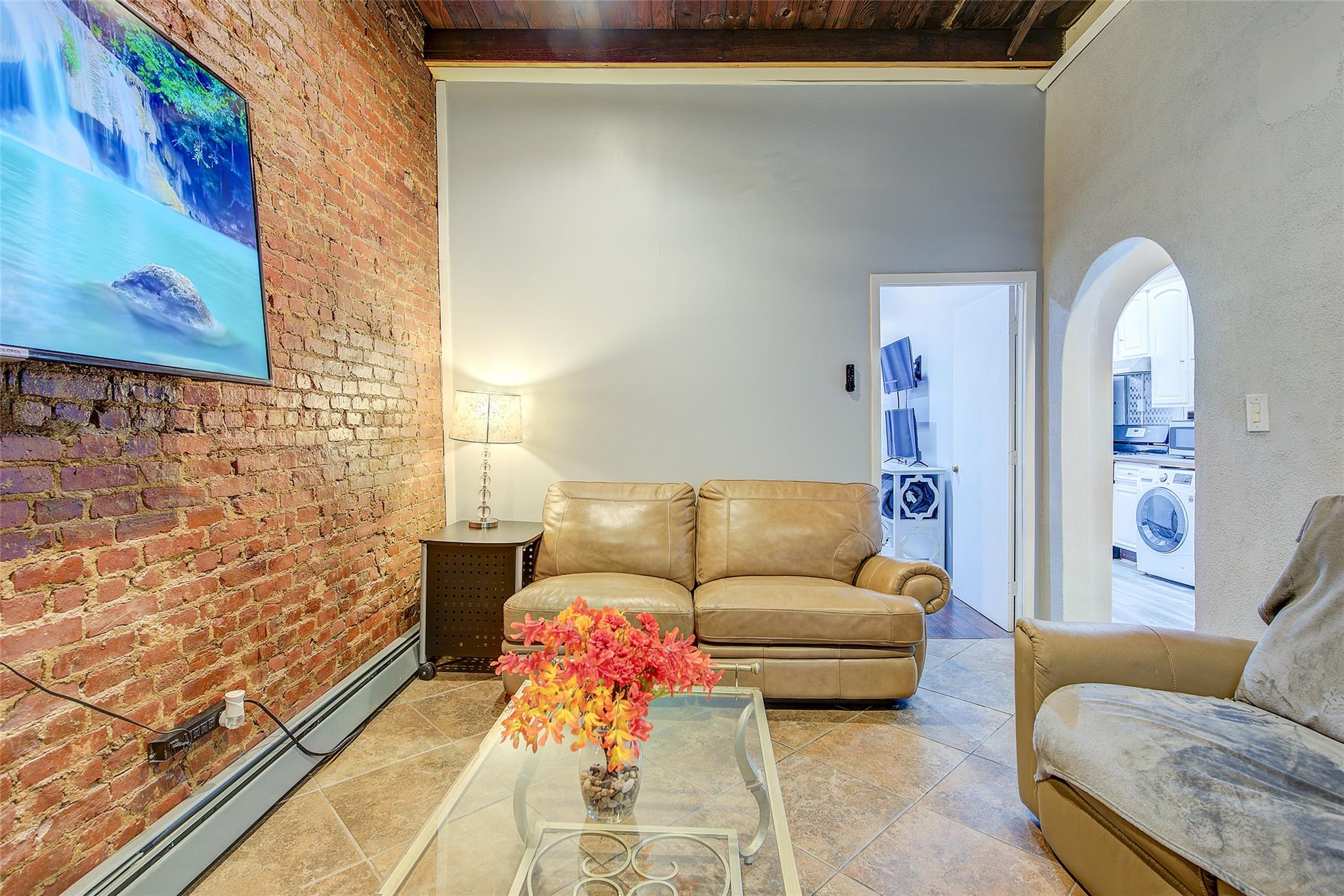 283 Montauk Avenue Property Photo 15