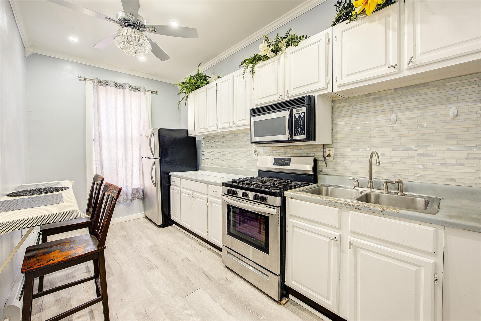 283 Montauk Avenue Property Photo 31