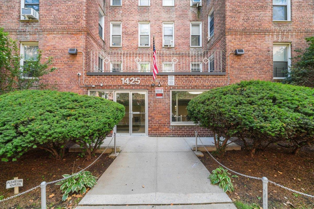 1425 Thieriot Avenue 1n Property Photo