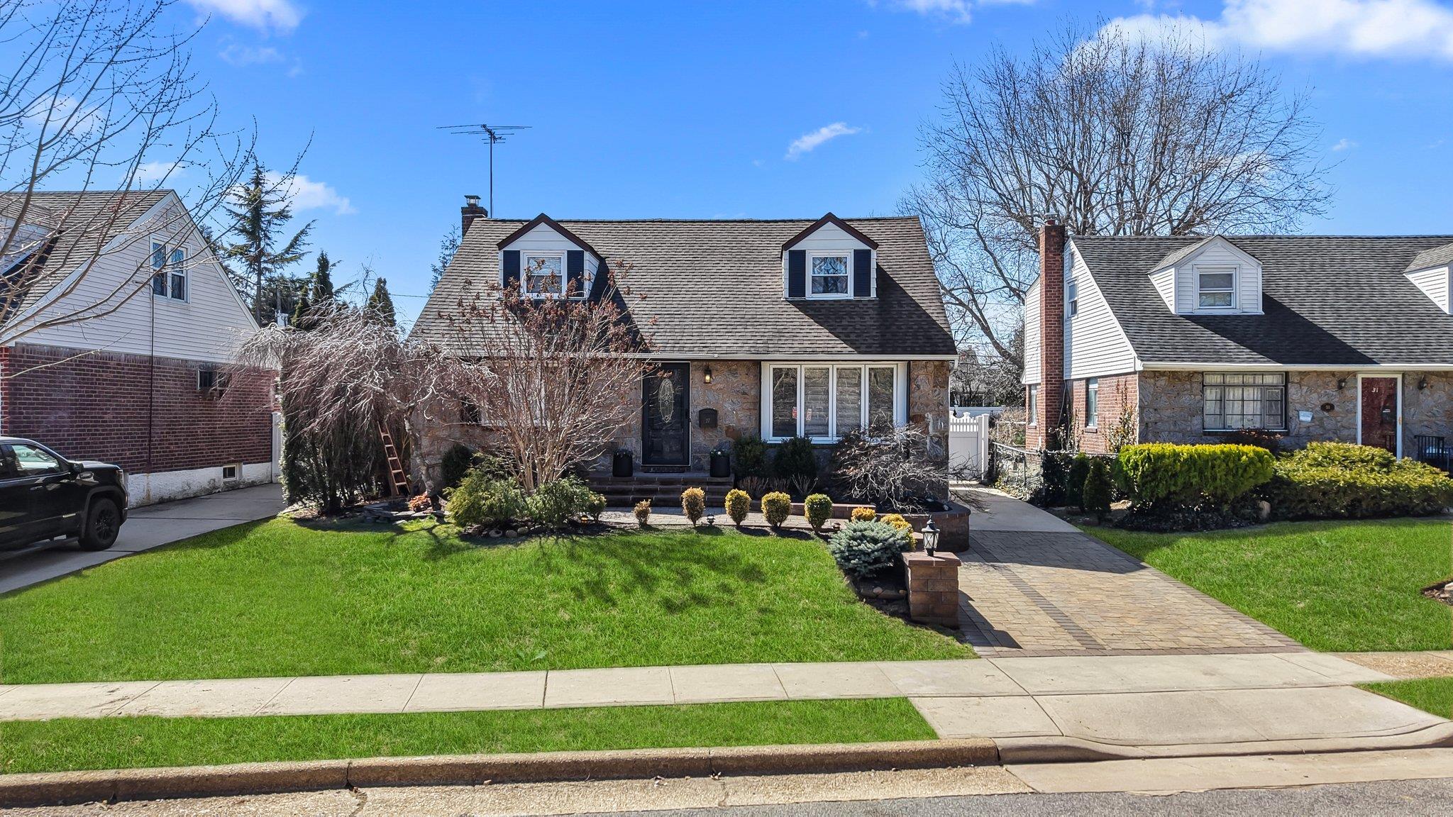 27 Crandall Drive Property Photo