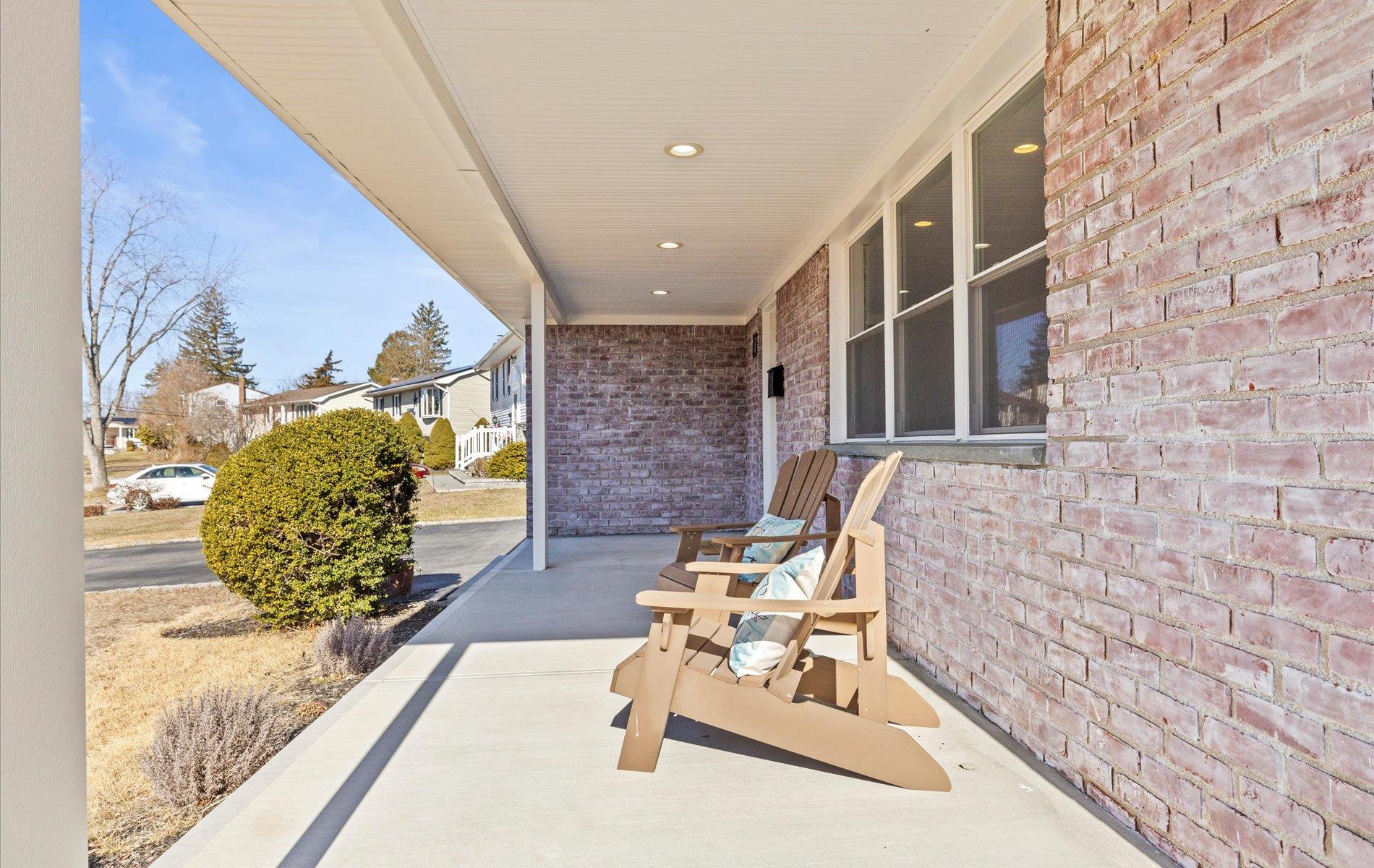 7 Spencer Way Property Photo 4