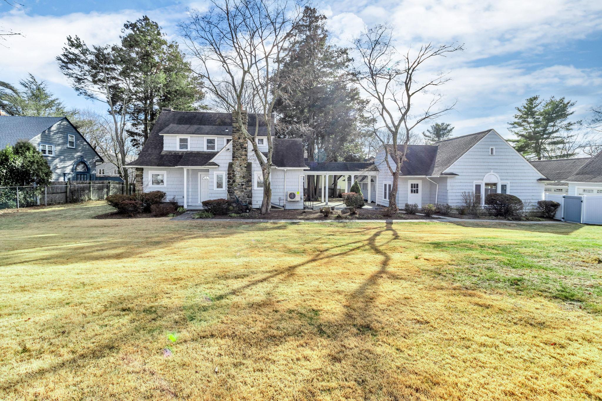 475 Dobbs Ferry Road Property Photo