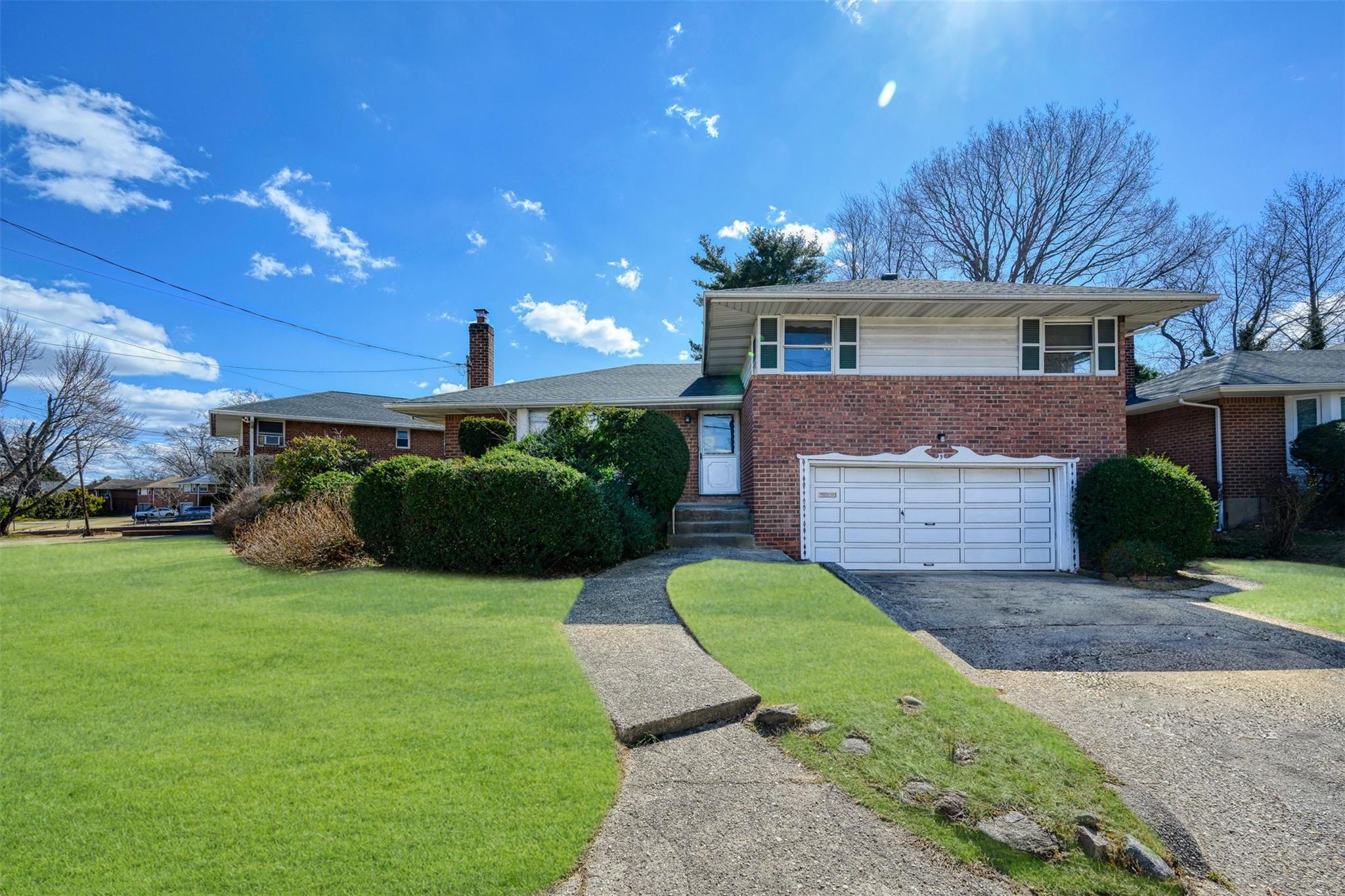 5 Hollow Court Property Photo