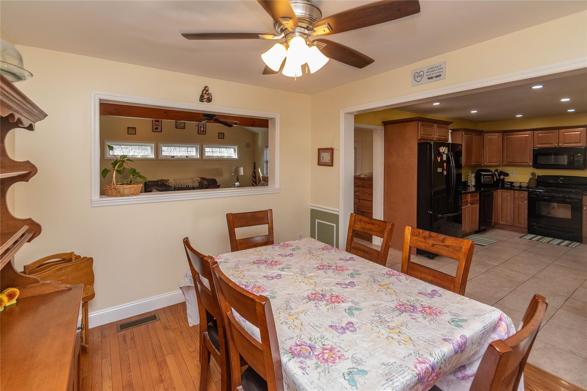 4 Wood Street Property Photo 14