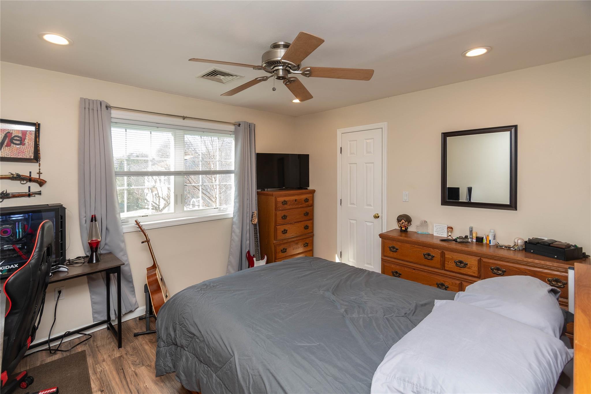 4 Wood Street Property Photo 30
