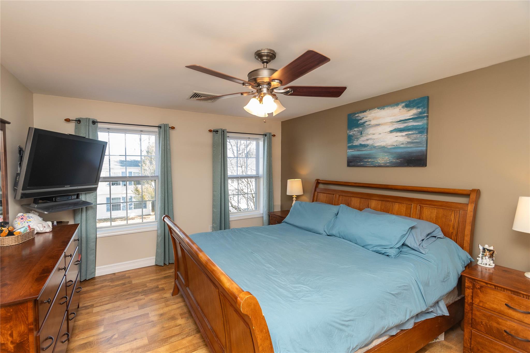 4 Wood Street Property Photo 36