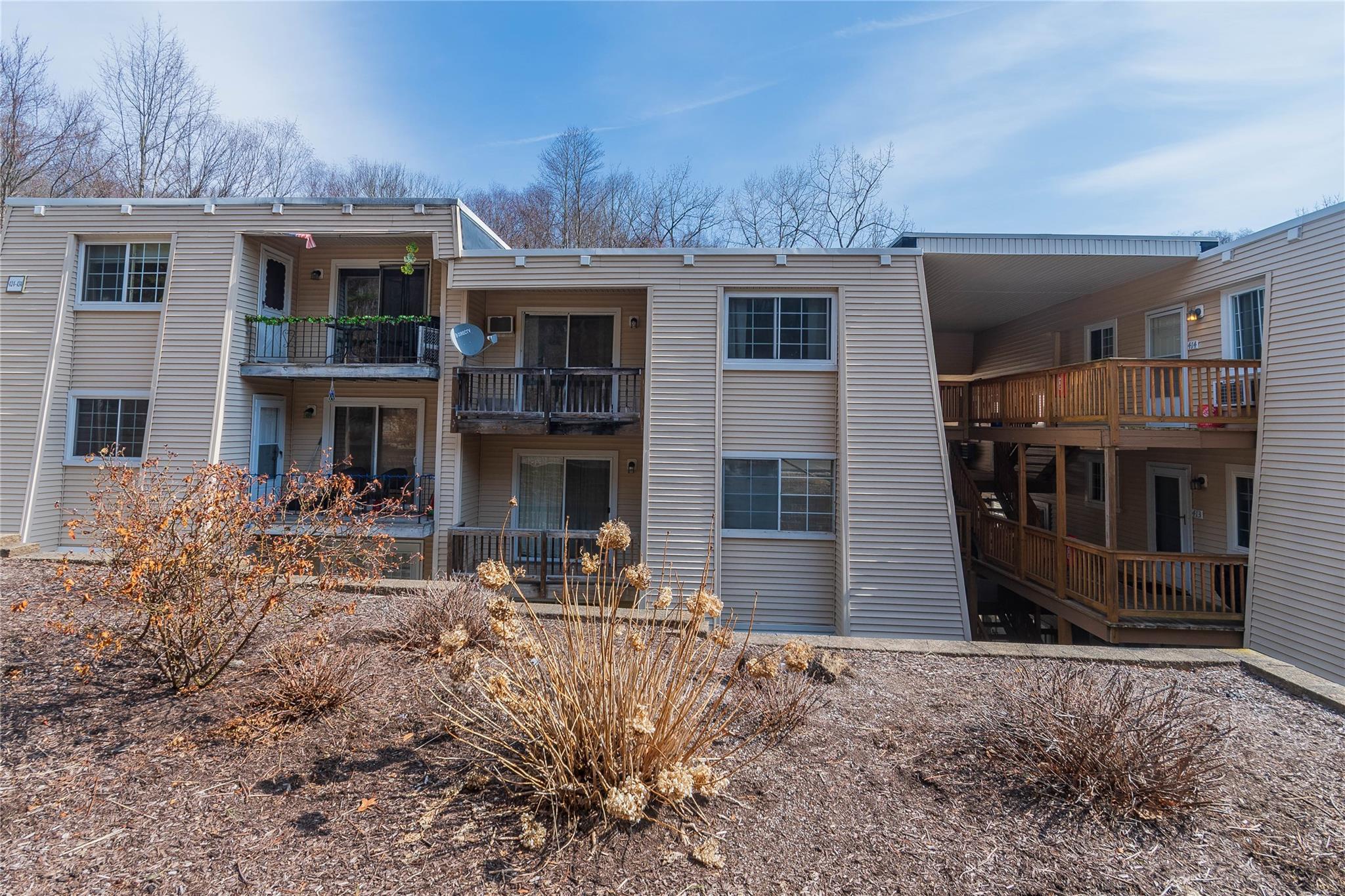 420 Fox Run Lane Property Photo 2