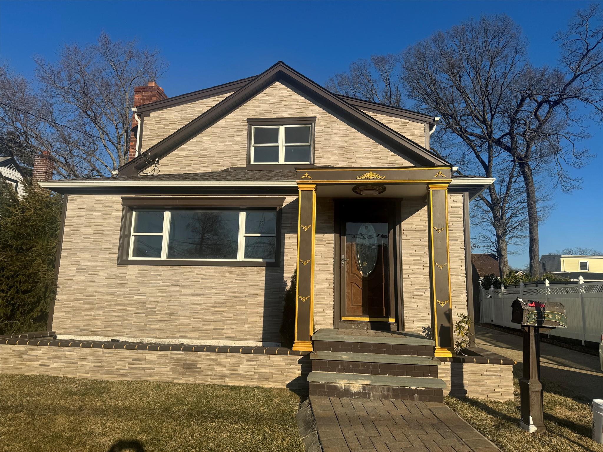 715 Thrush Avenue Property Photo