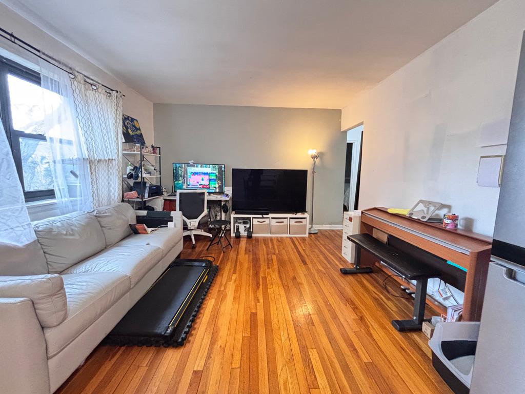 46-40 216 Street 3b Property Photo 4