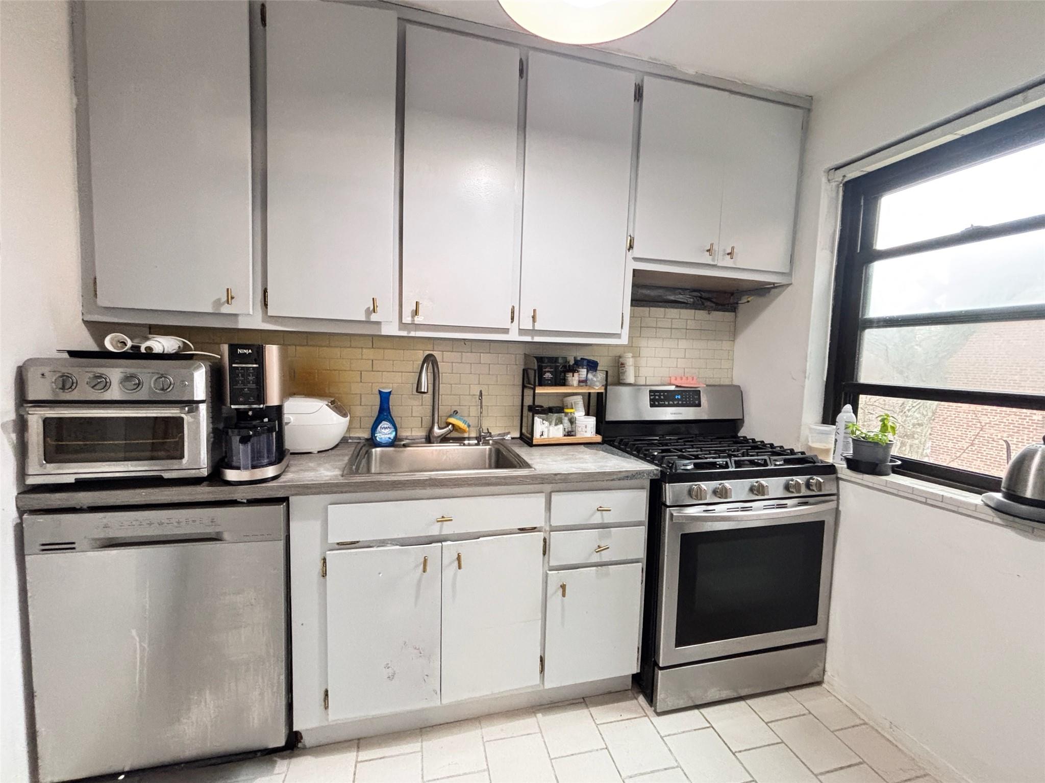 46-40 216 Street 3b Property Photo 5