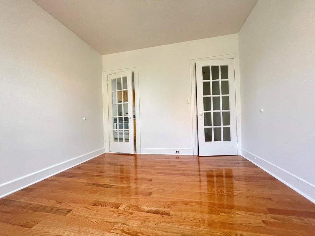 23-12 Broadway Property Photo 8